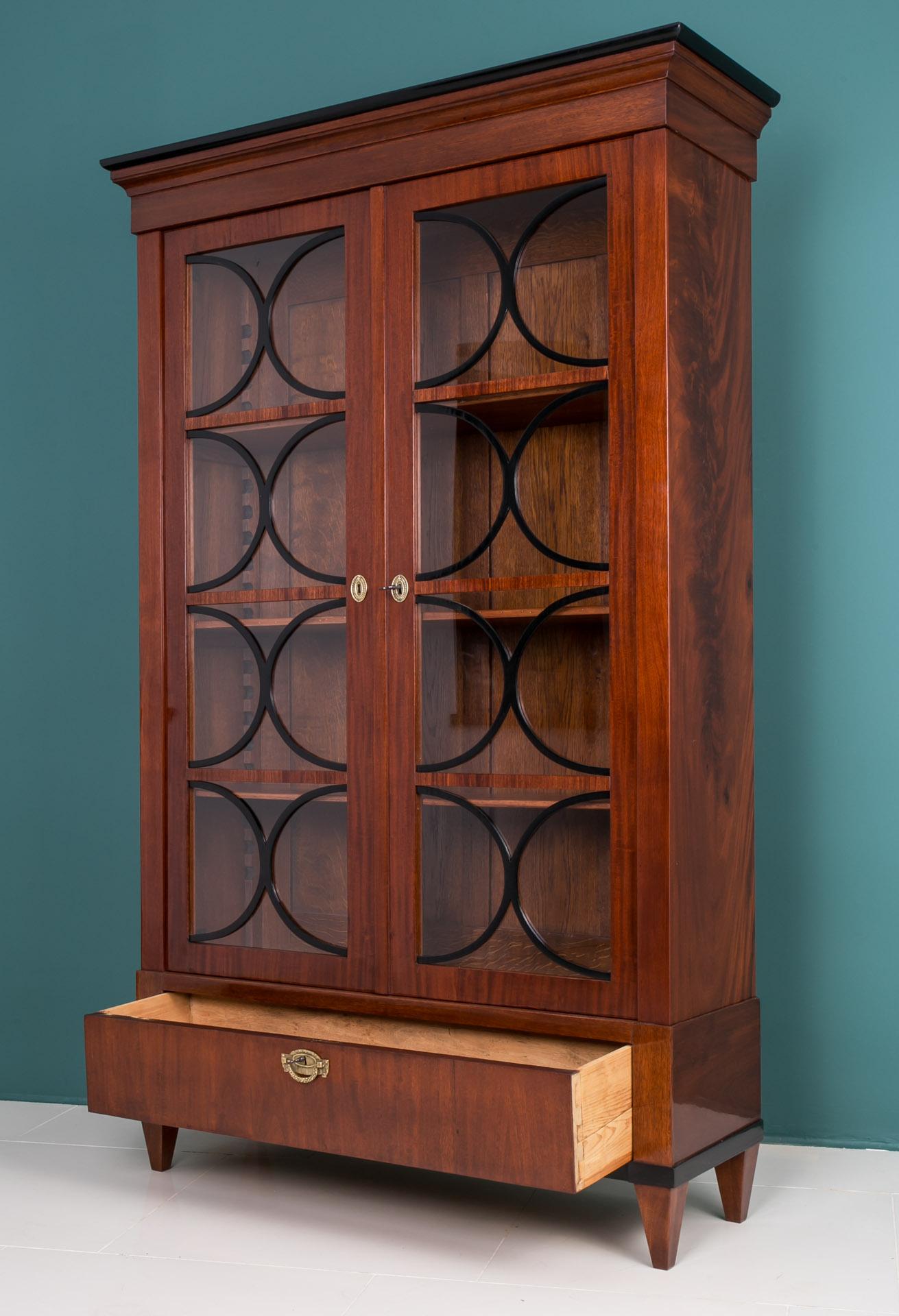 Biedermeier Vitrine, Austria, 19th Century In Good Condition In Wrocław, Poland