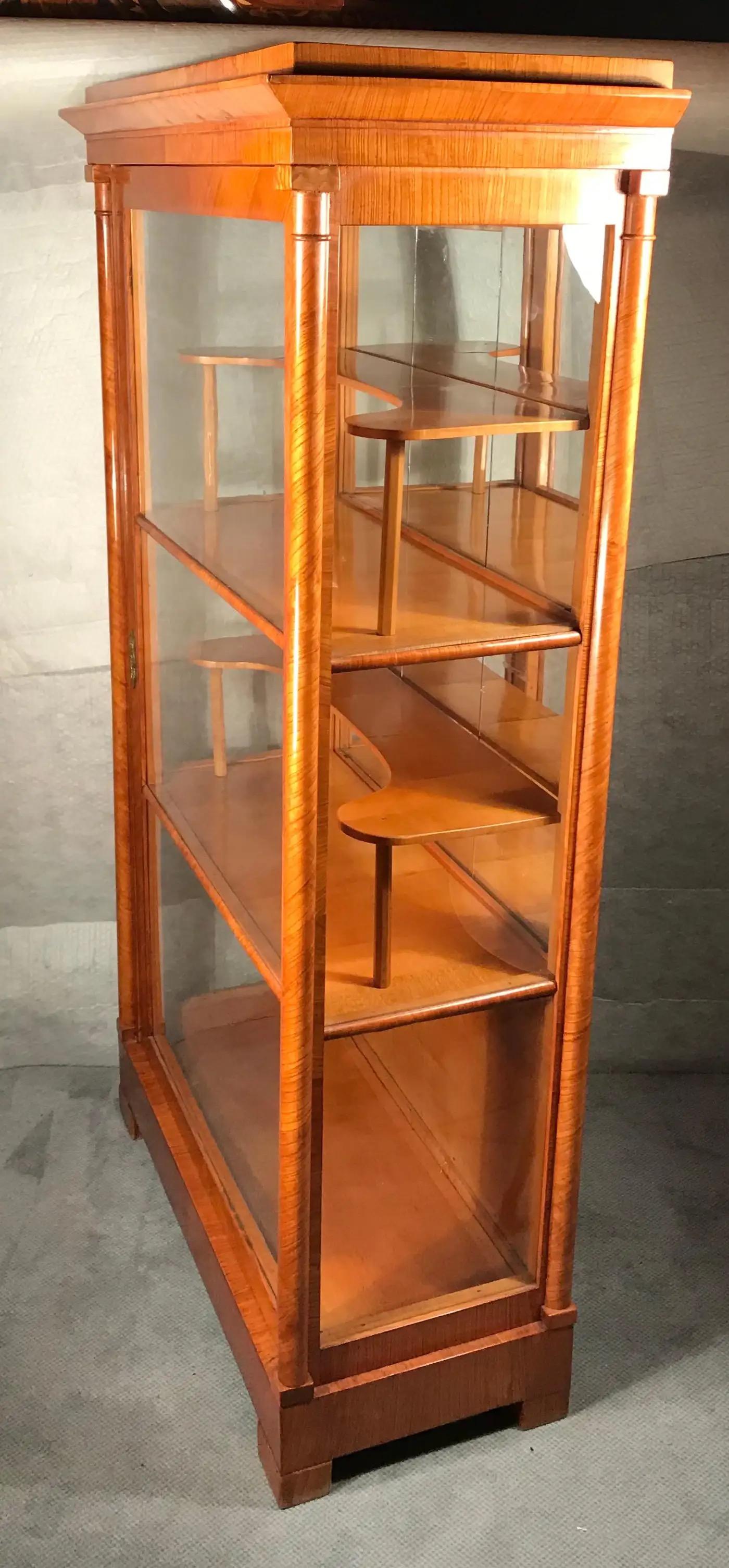 Vitrine Biedermeier d'Autriche, 1820 Bon état - En vente à Leimen, DE