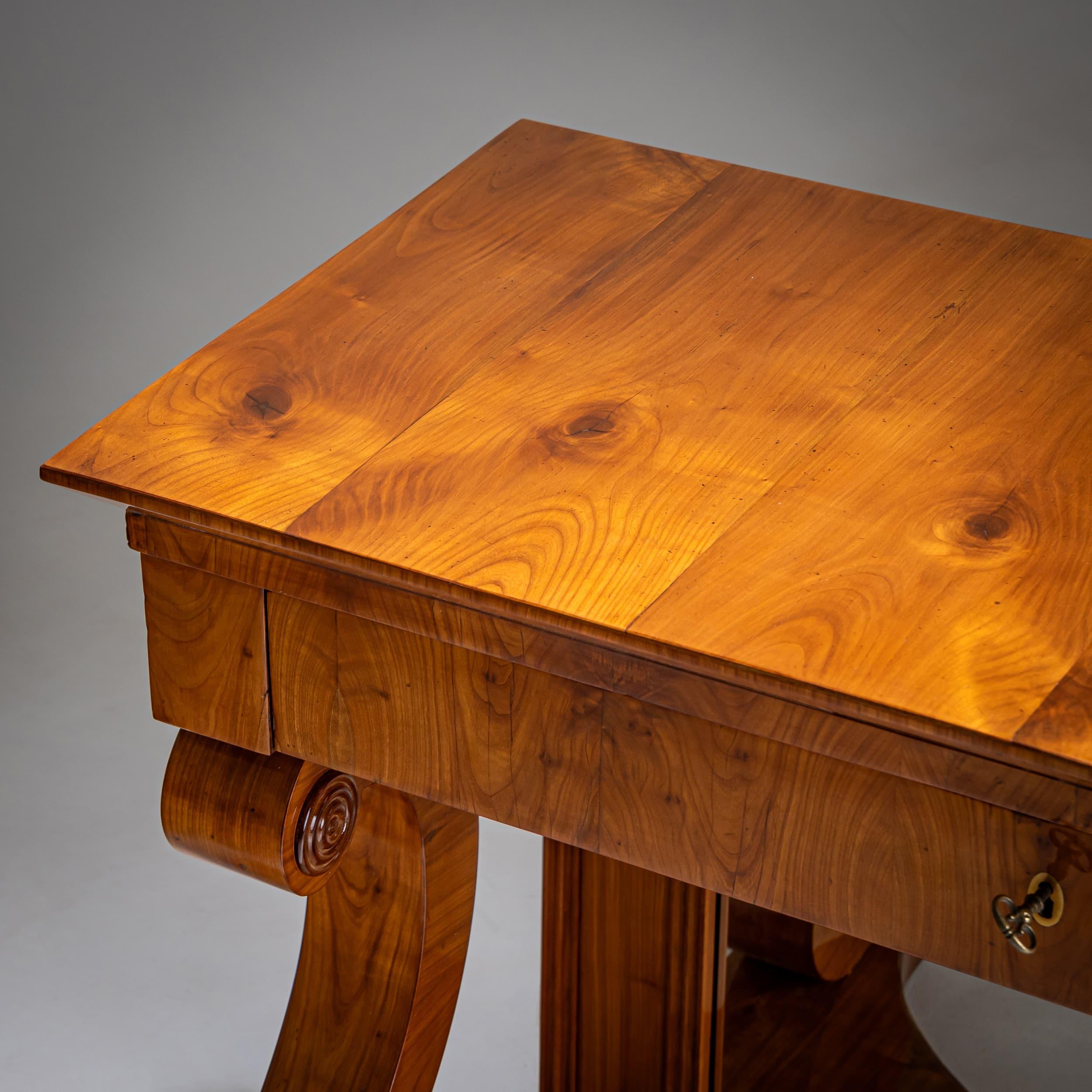 Metà XIX secolo Console da parete Biedermeier, 1830 circa in vendita