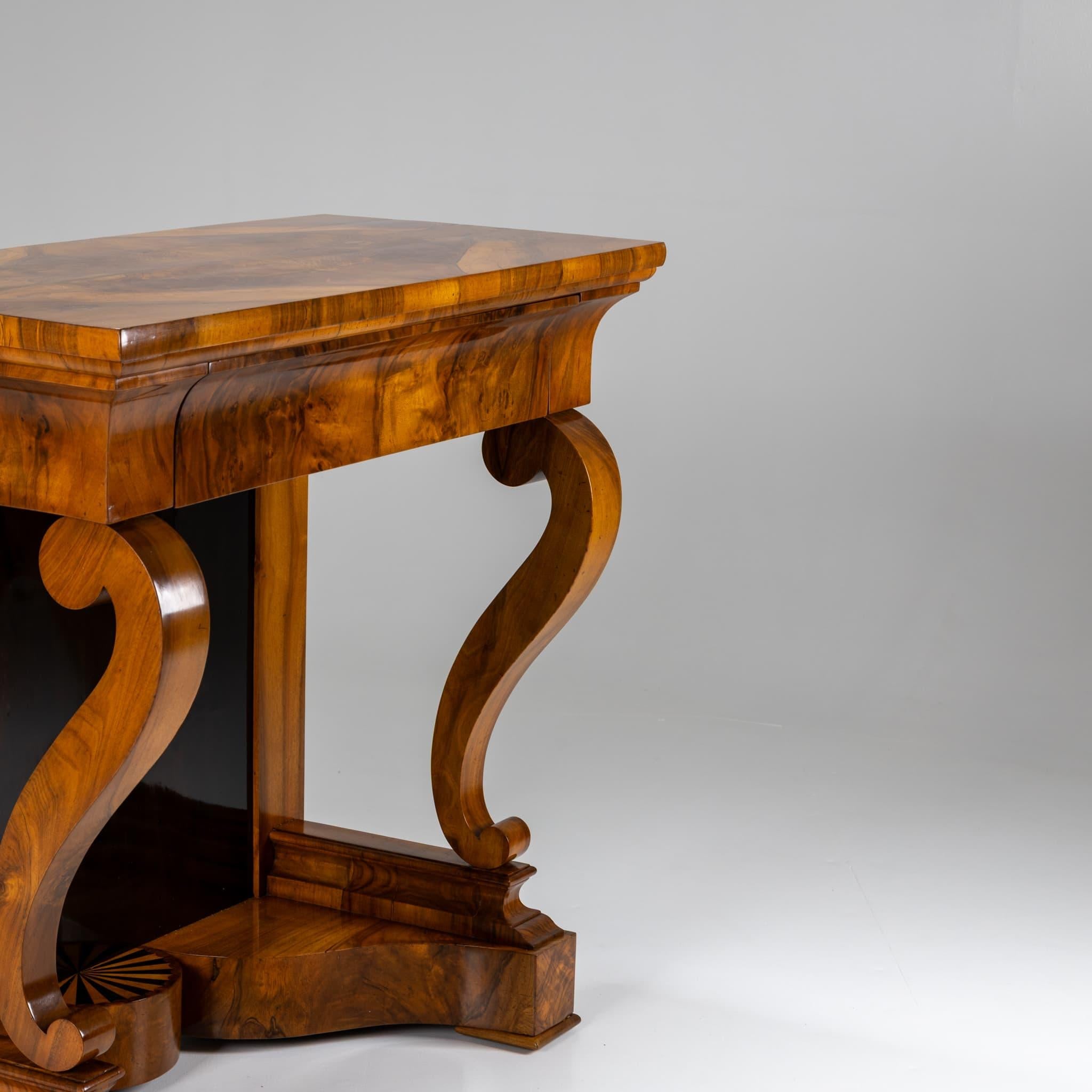 Biedermeier Wandkonsole, um 1830 (Mittleres 19. Jahrhundert) im Angebot