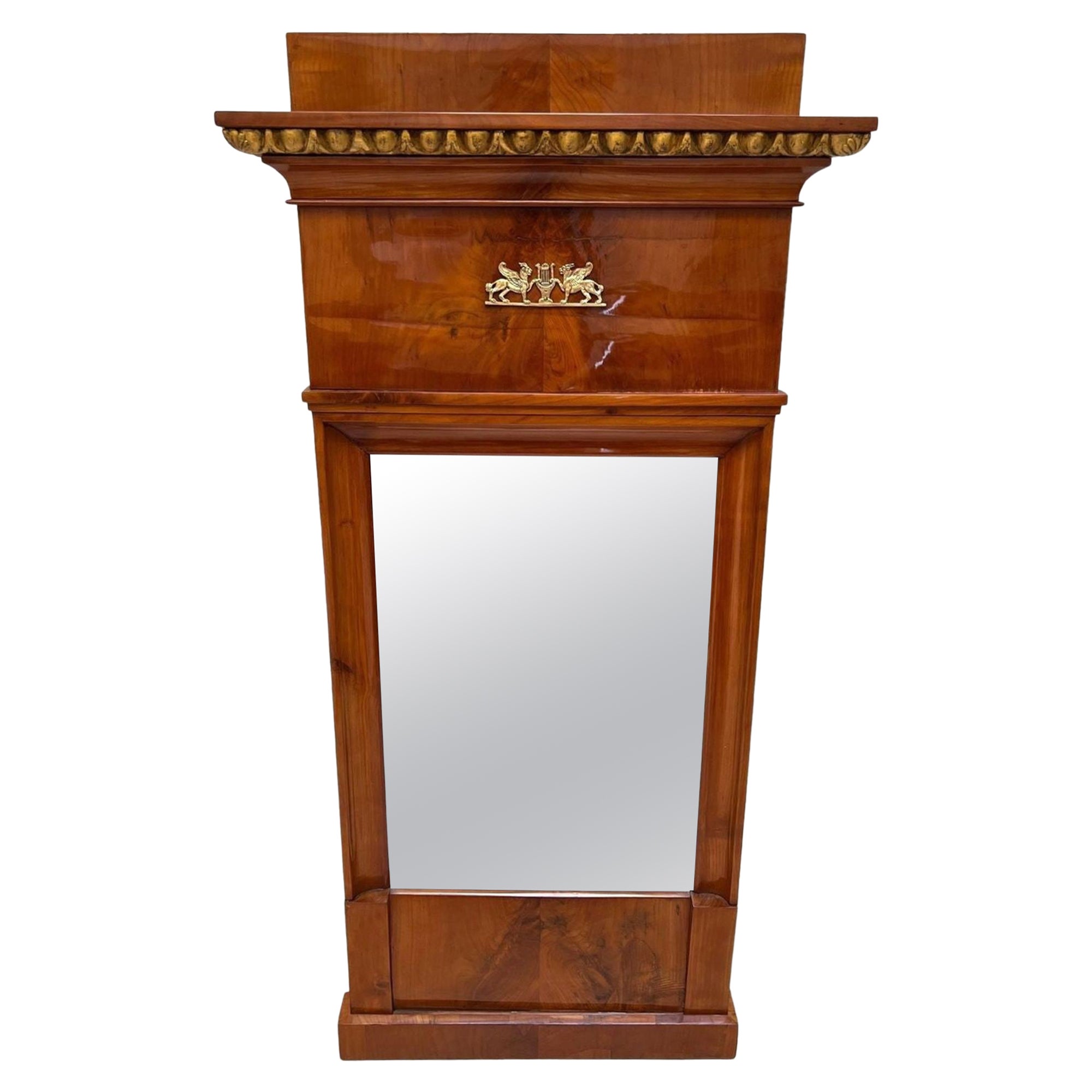 Specchio da parete Biedermeier, impiallacciato in ciliegio, decorazioni in ottone, Germania meridionale, circa 1820