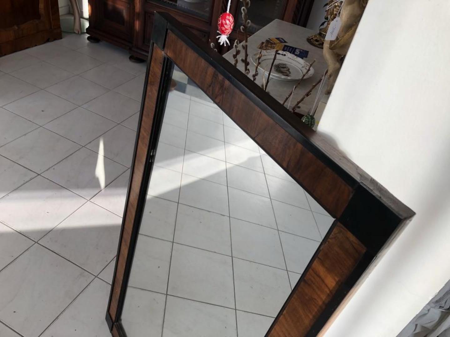 Biedermeier Wall Mirror with Original Walnut Veneer In Good Condition For Sale In Senden, NRW