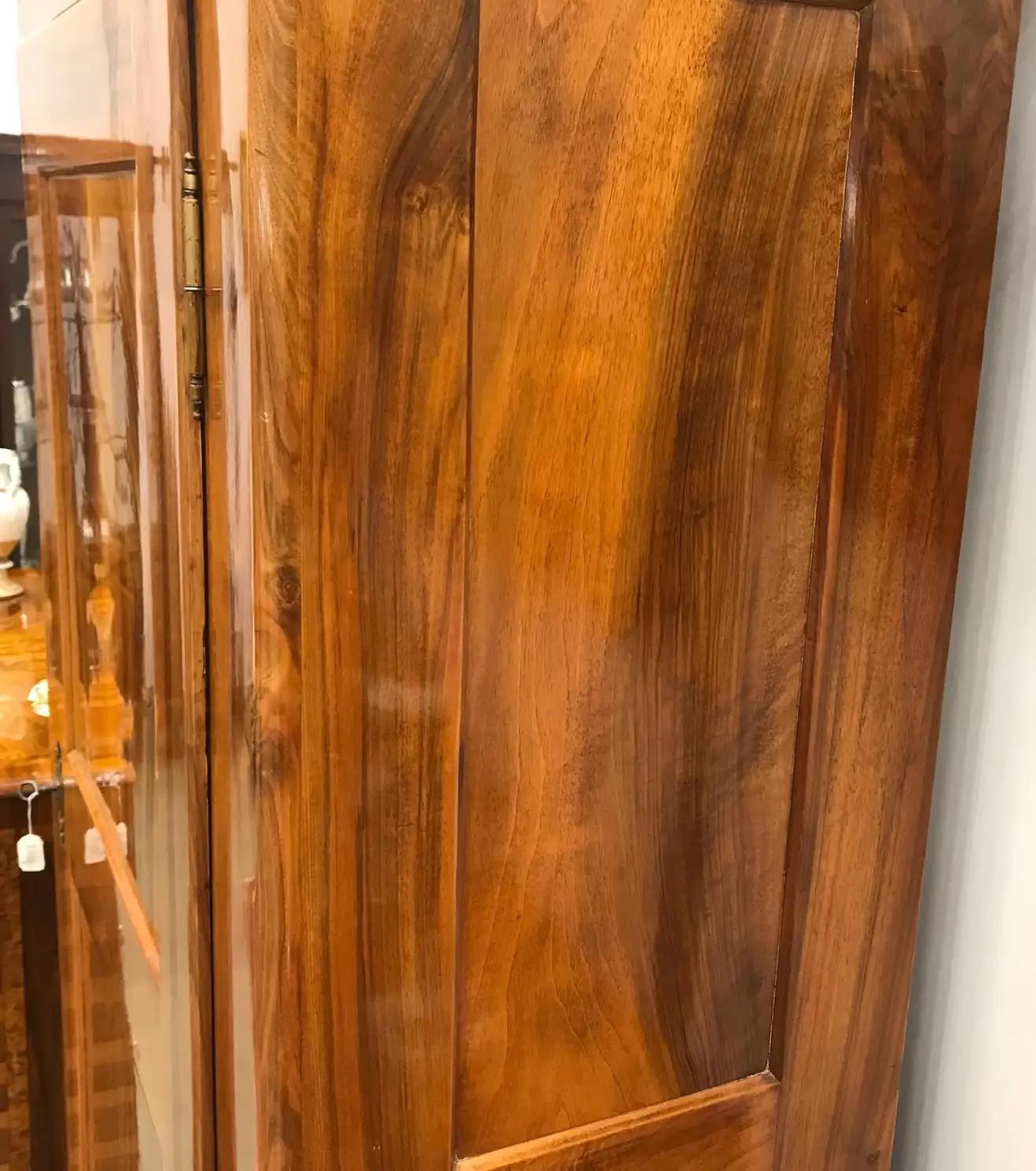 Tedesco Armoire in noce Biedermeier, 1820 in vendita