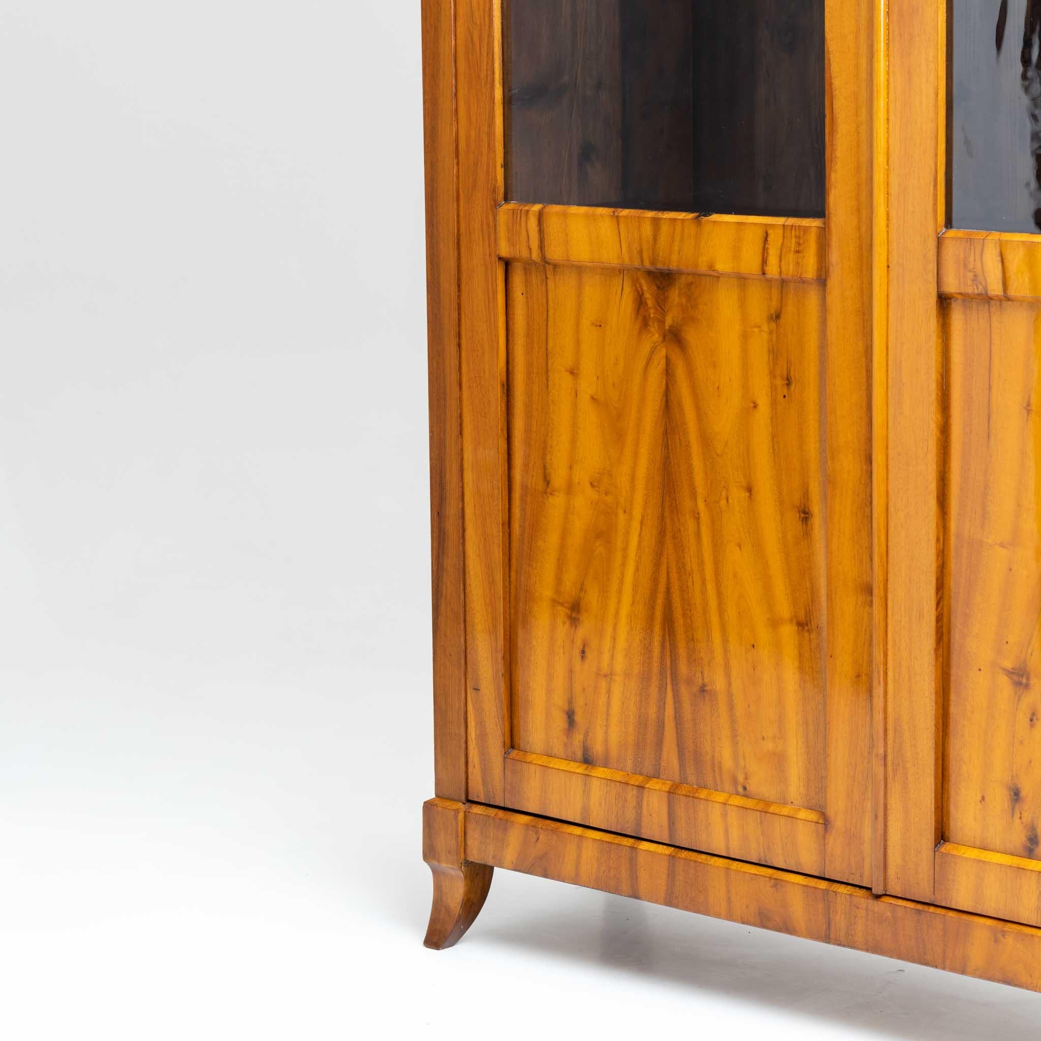 Biedermeier Walnut Bookcase with Glazed Doors, Southern Geramny, circa 1820 In Good Condition In Greding, DE