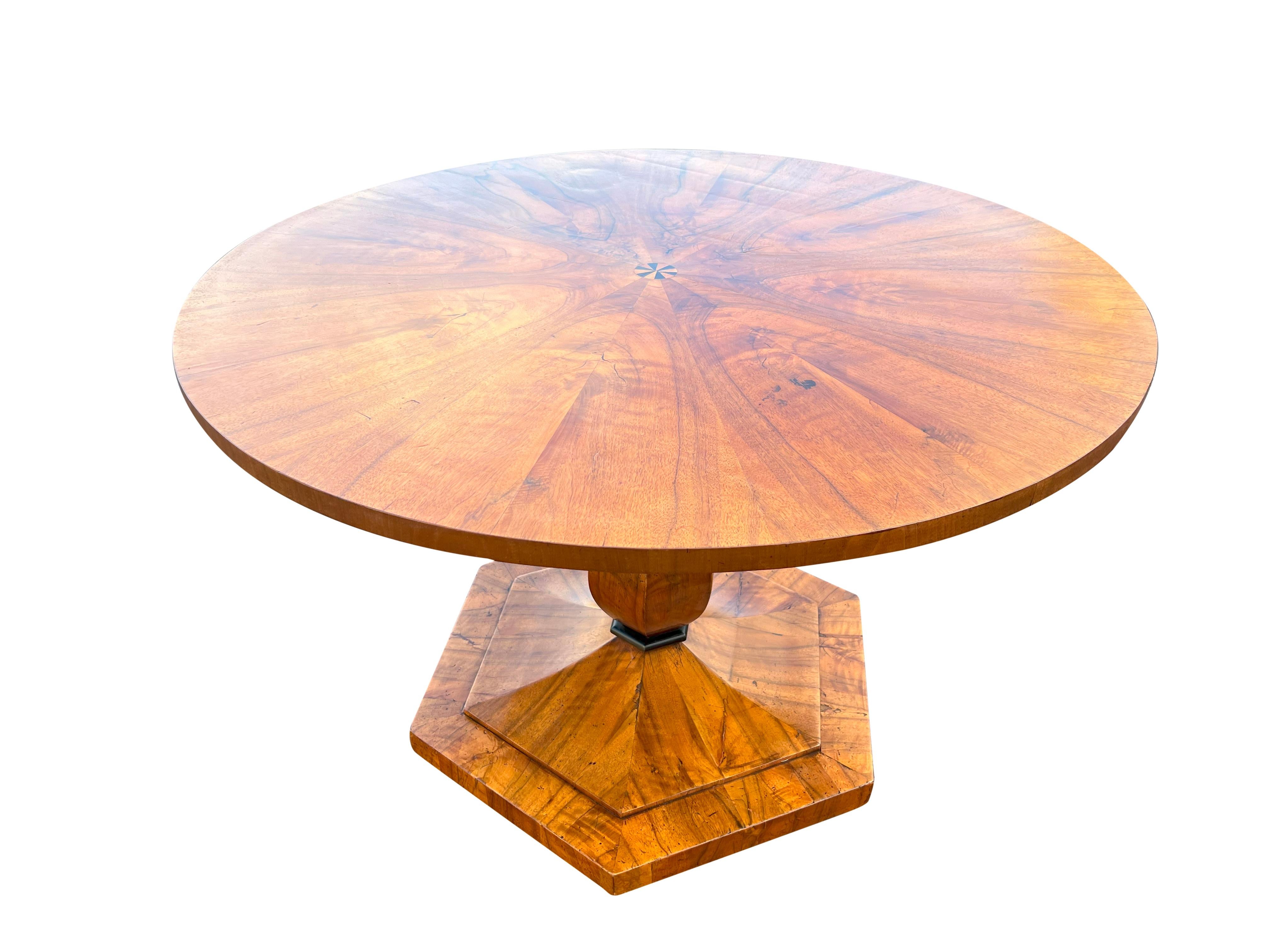 Biedermeier Walnut Center Table In Good Condition For Sale In Essex, MA