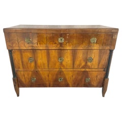 Biedermeier Walnut Chest of Drawers, German Circa 1830