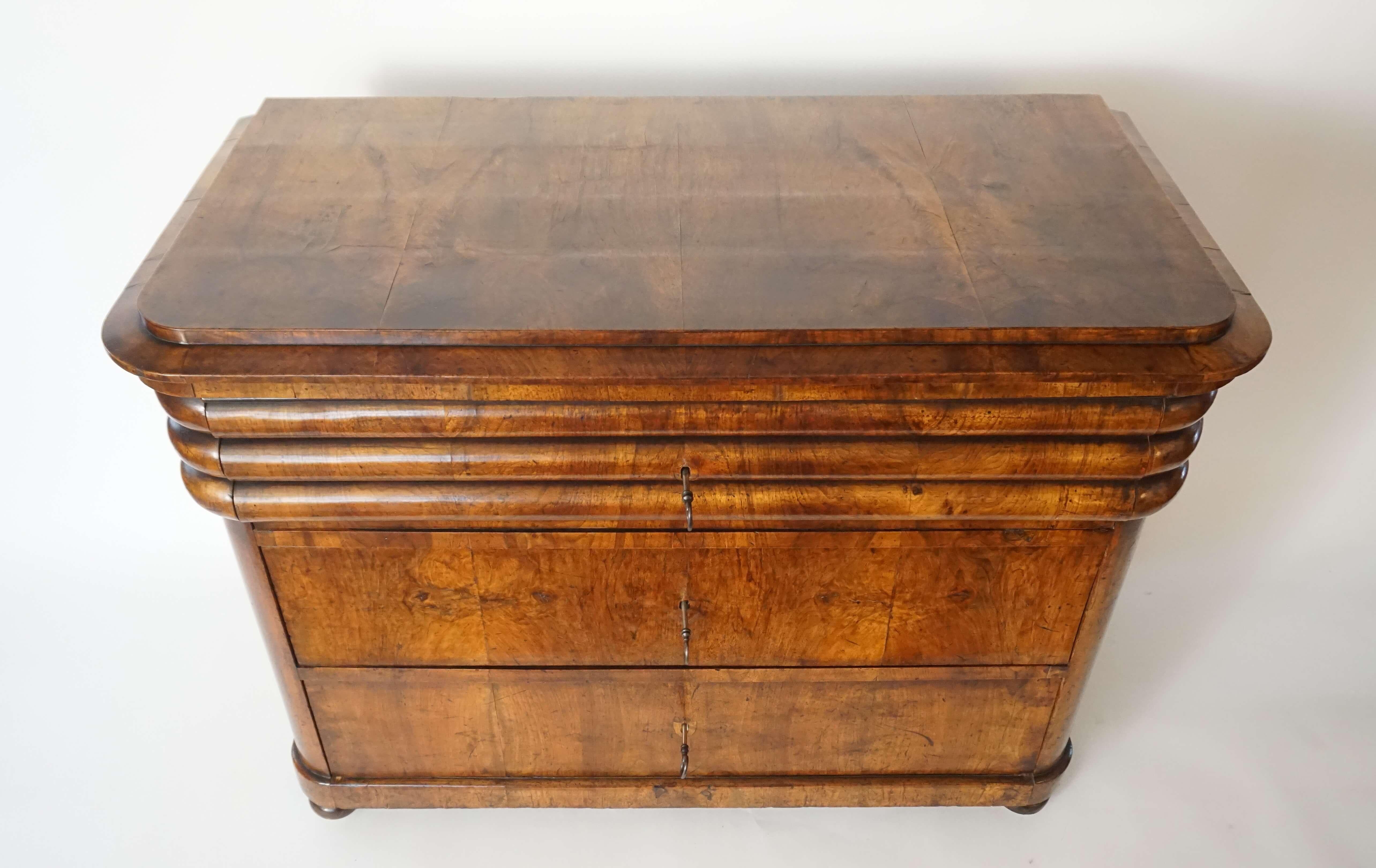 Austrian Biedermeier Walnut Commode or Chest of Unusual Form, Austria, circa 1840