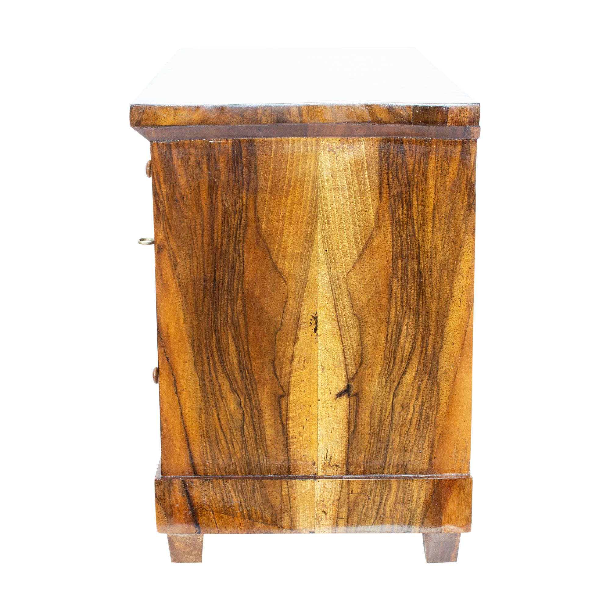 Tedesco Cassettone Biedermeier in noce Miniatur in vendita