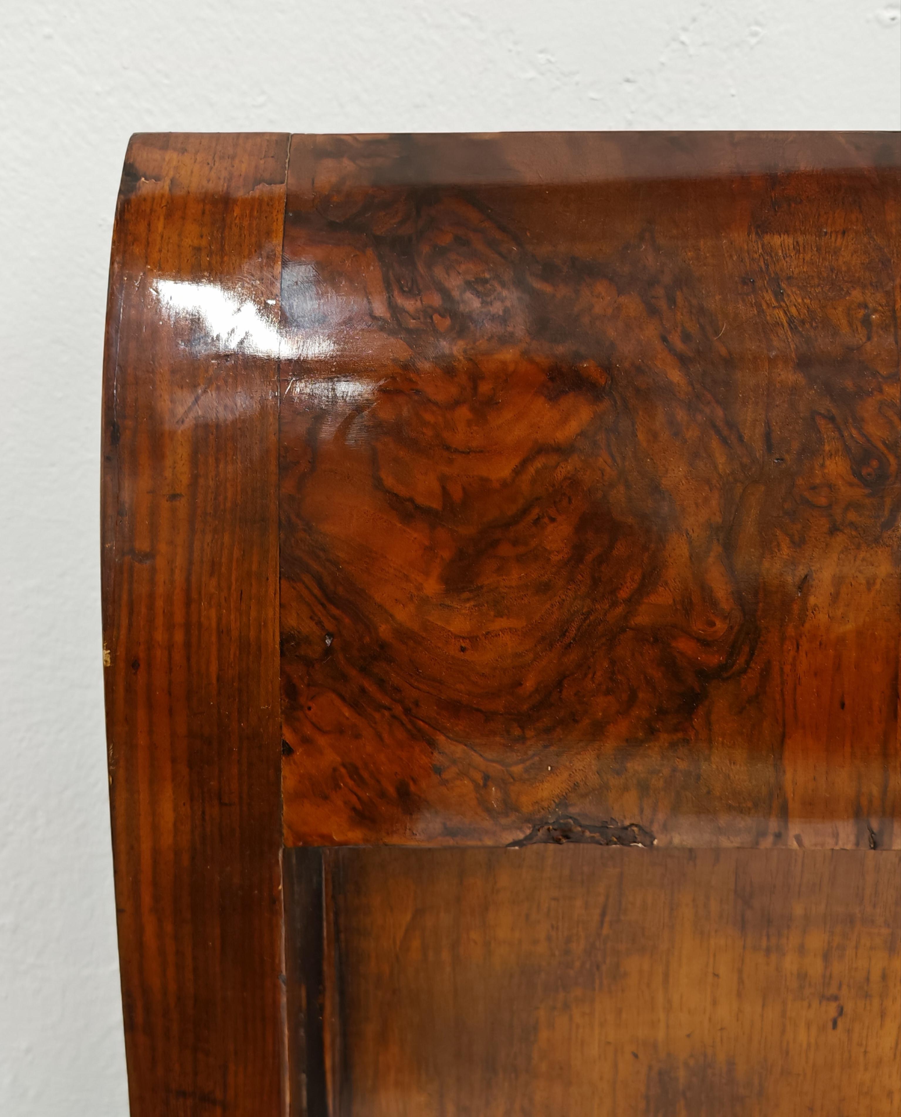 Lit de repos Biedermeier en placage de noyer, Autriche, années 1820 en vente 7
