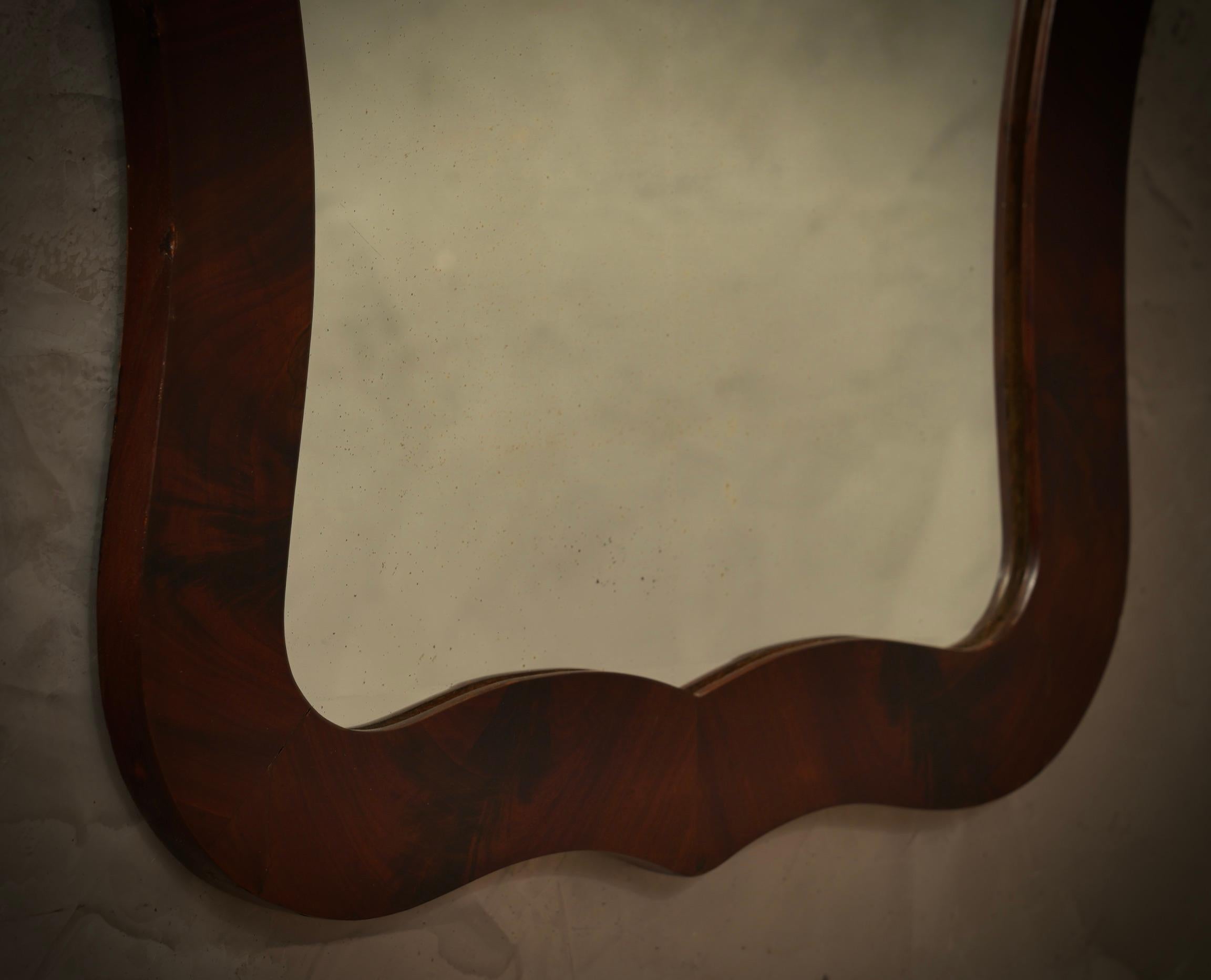 In The Style Biedermeier Walnut Wood Austrian Consol Wall Mirror, 1950 In Good Condition In Roma, Lazio