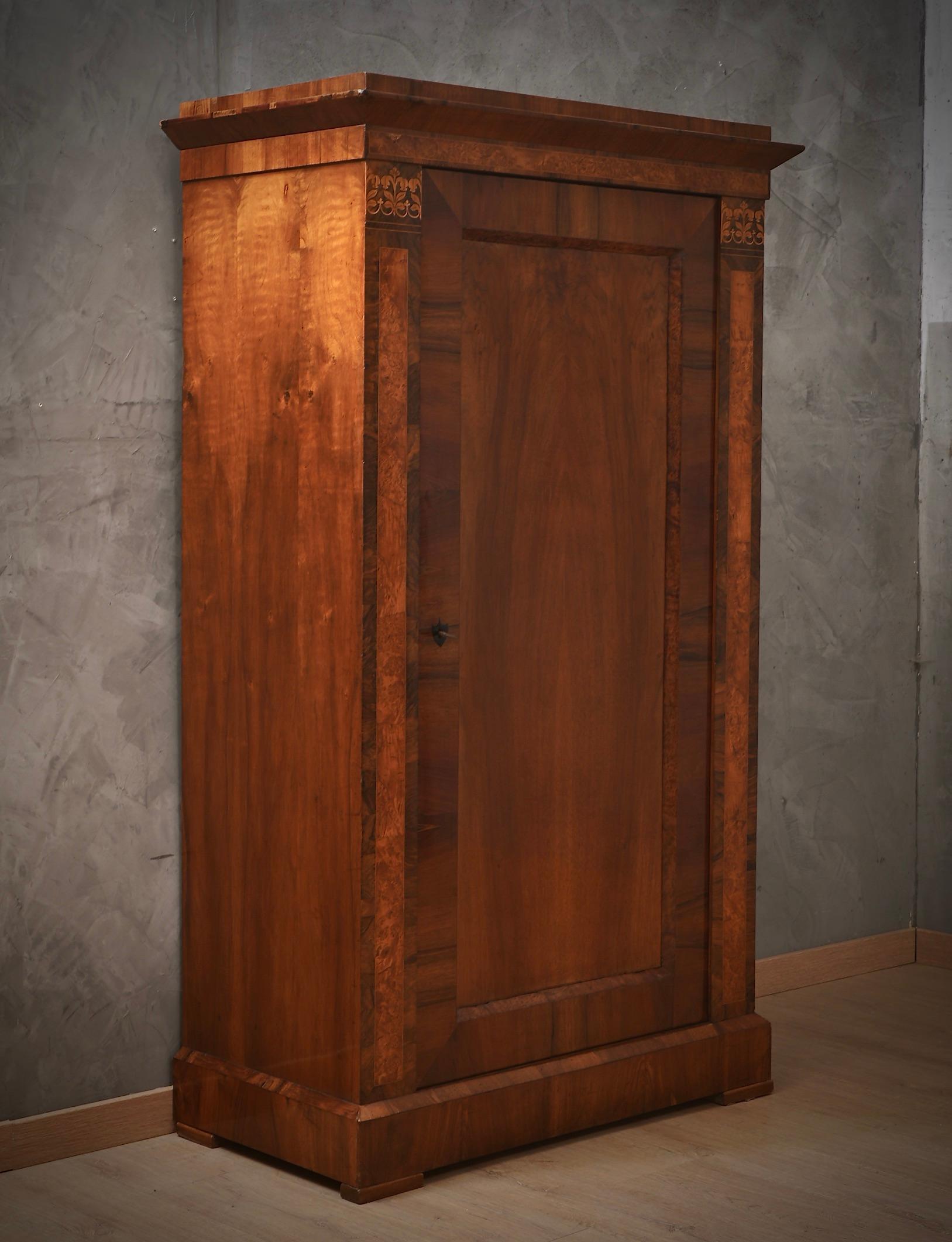 Biedermeier Walnut Wood Wardrobes and Armoires, 1840 In Good Condition In Rome, IT