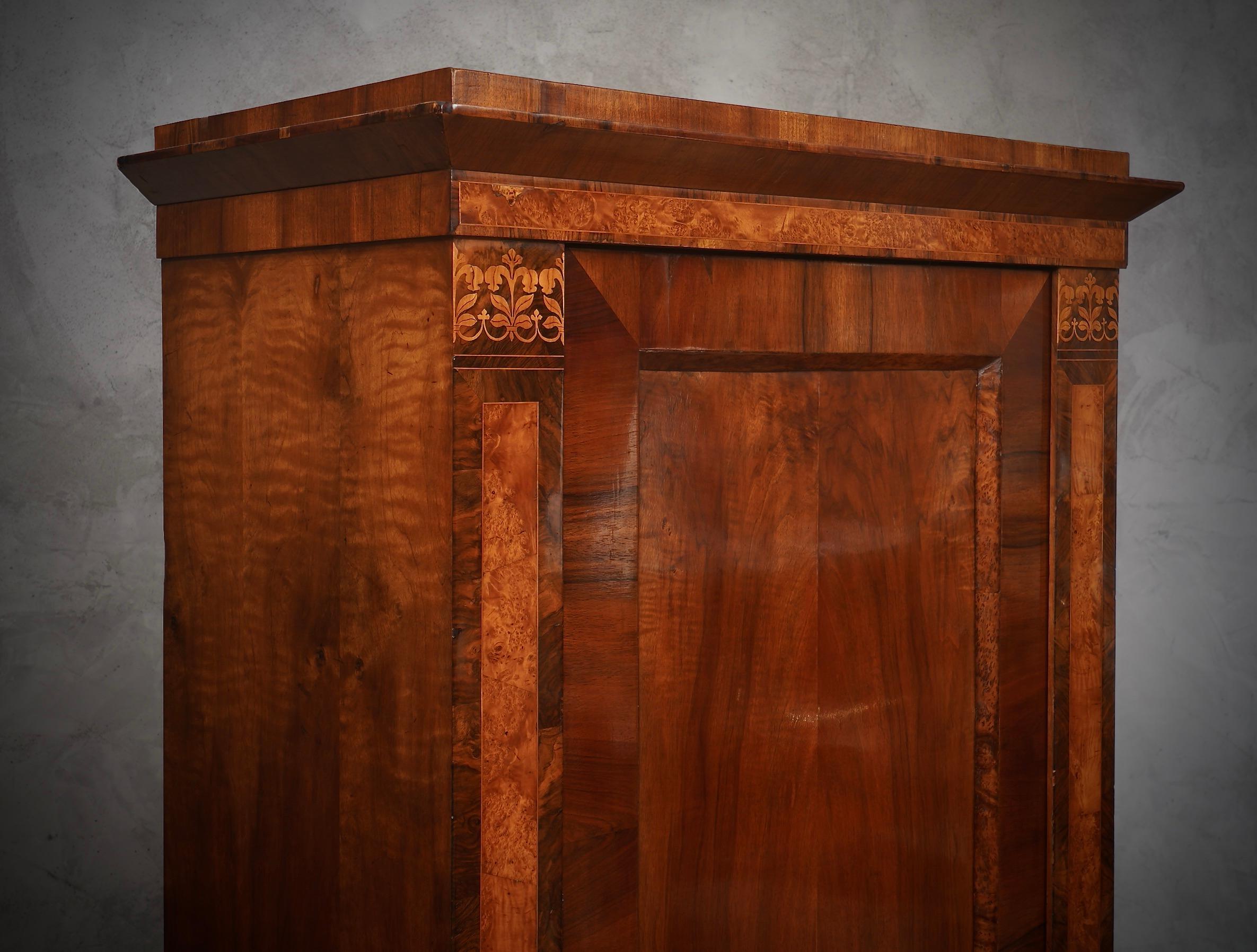 Mid-19th Century Biedermeier Walnut Wood Wardrobes and Armoires, 1840