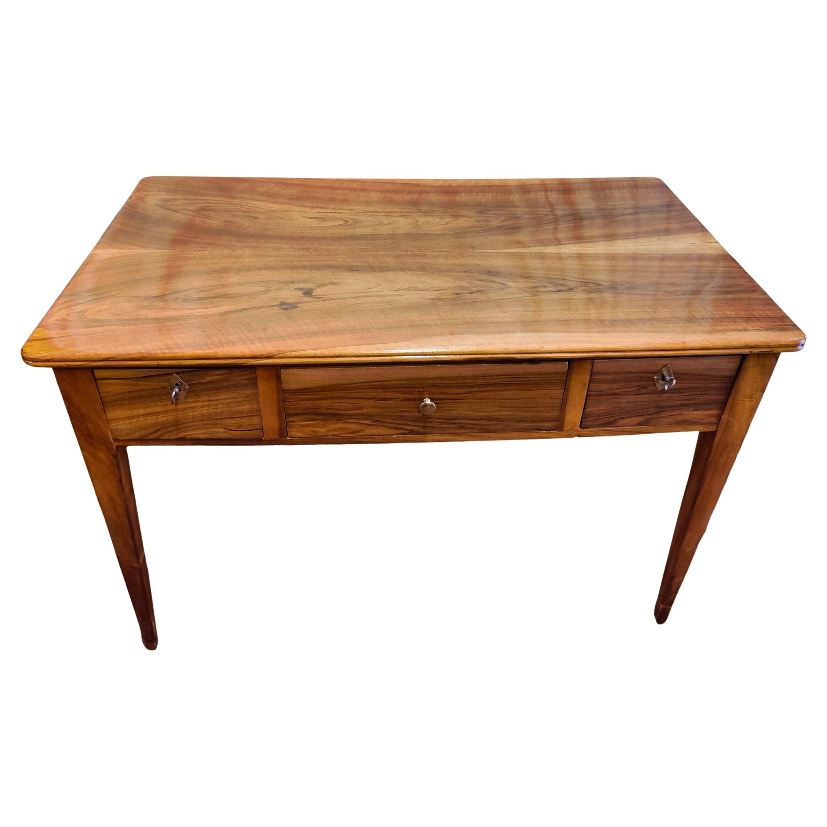 Table bureau Biedermeier en noyer, Allemagne du Sud circa 1825