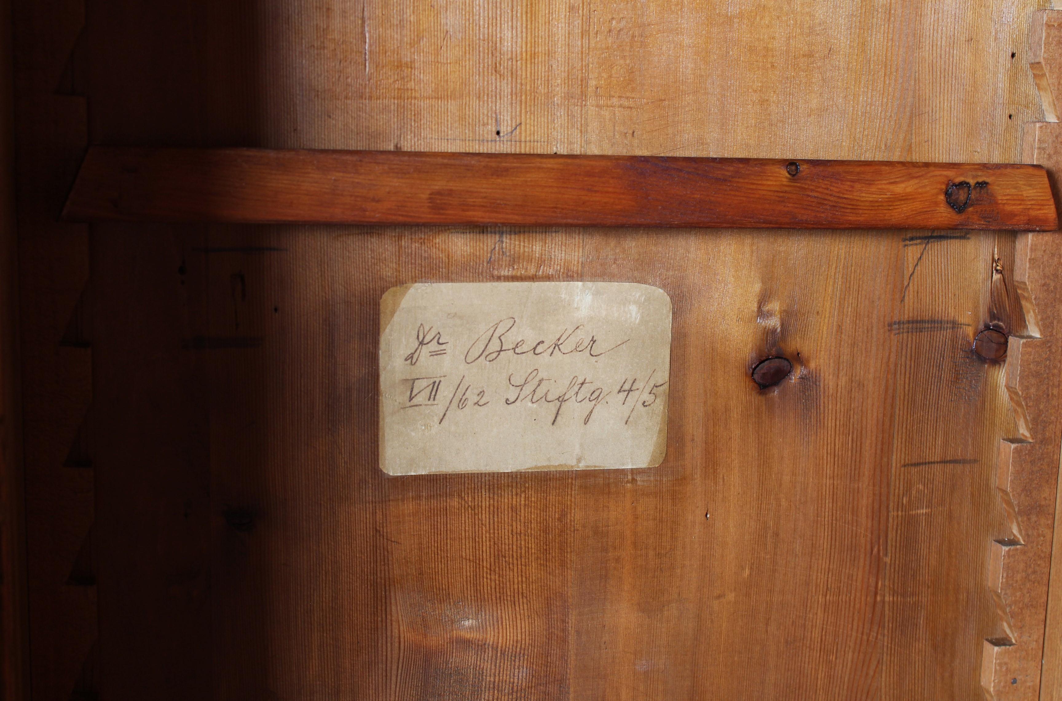 Biedermeier Wardrobe, Armoire, Walnut, Southern Germany, circa 1830 3