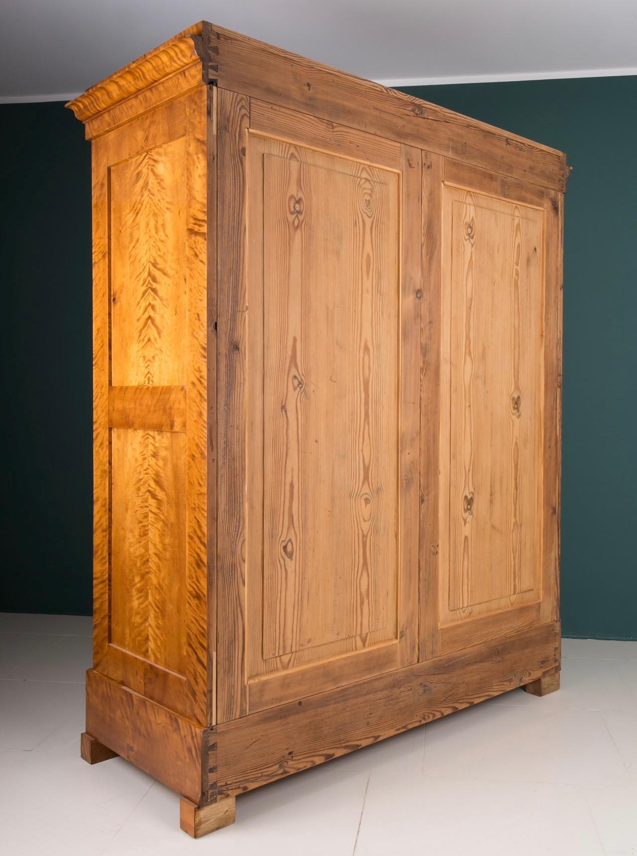 Biedermeier Wardrobe in Flame Birch Veneer, Germany, 19th Century 7