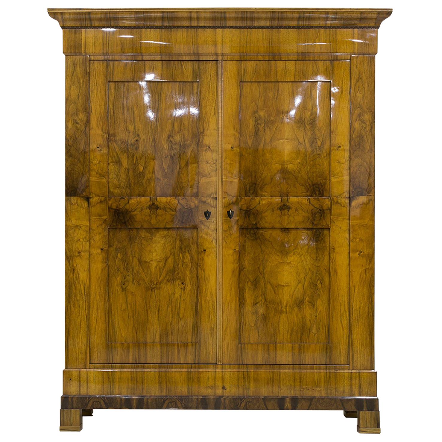 Biedermeier Wardrobe in Walnut Veneer, circa 1830