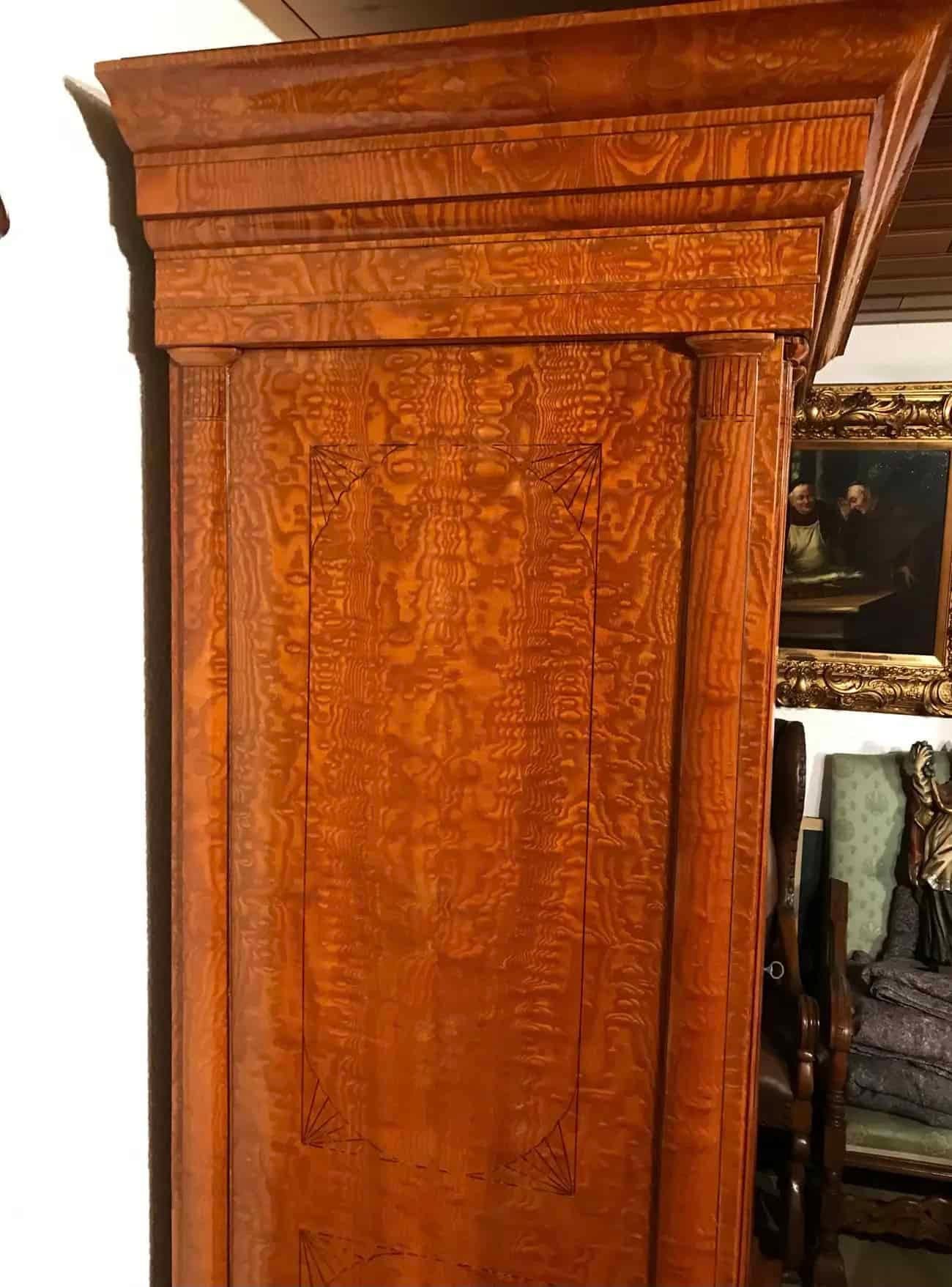 Placage Armoire Biedermeier 1810-20 en vente