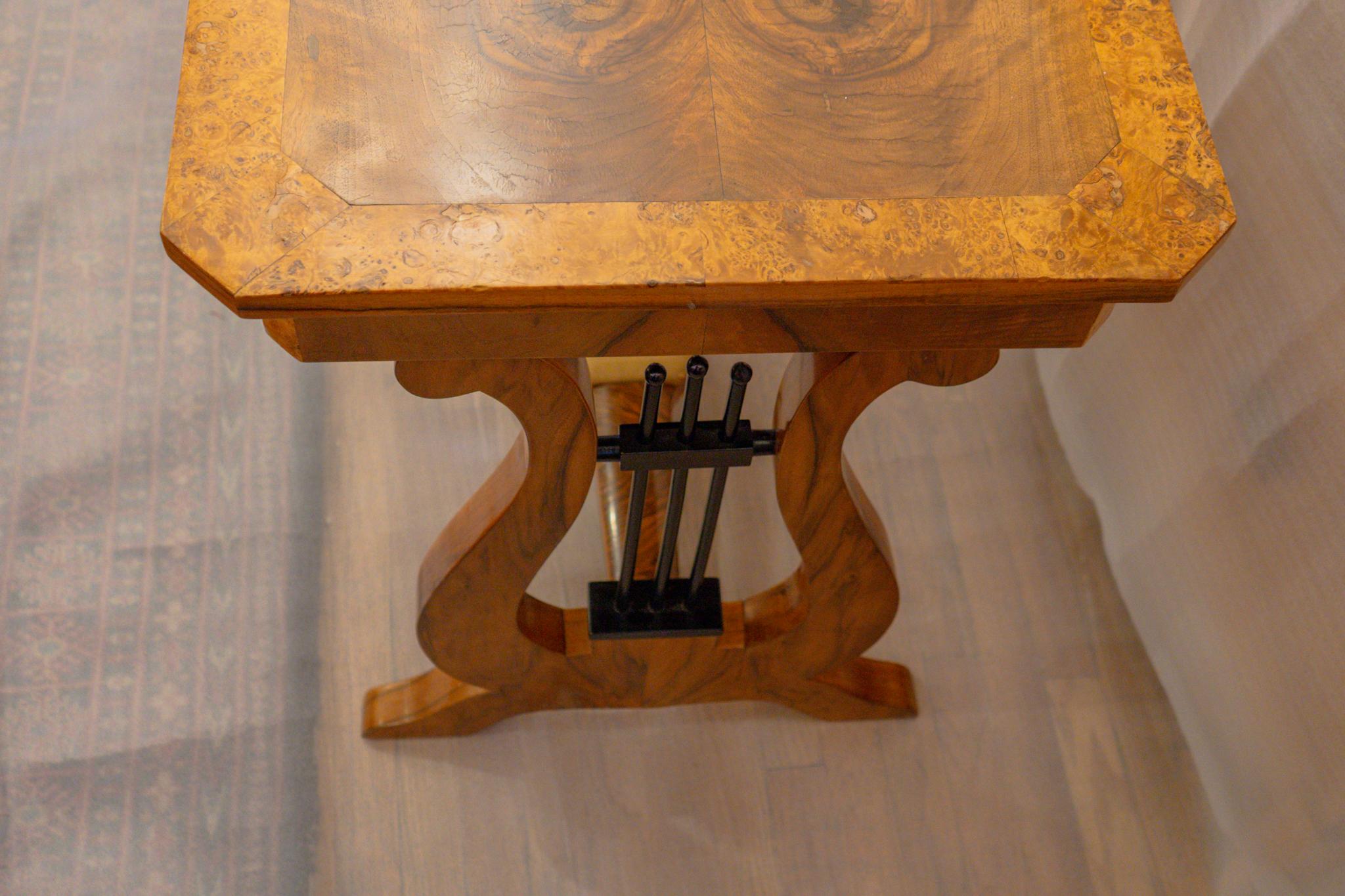 Biedermeier-Schreibtisch (Österreichisch) im Angebot