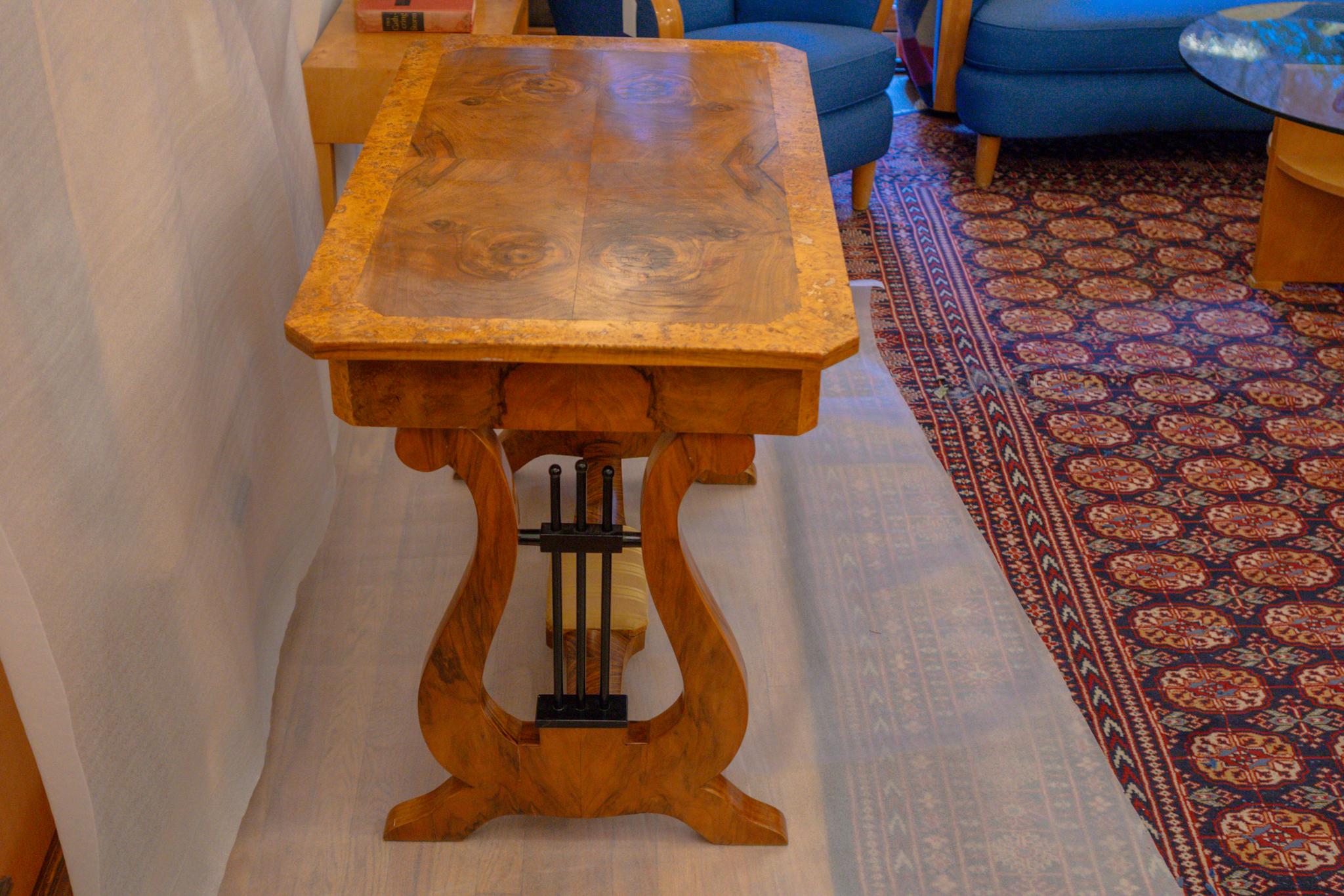 Biedermeier-Schreibtisch im Angebot 1