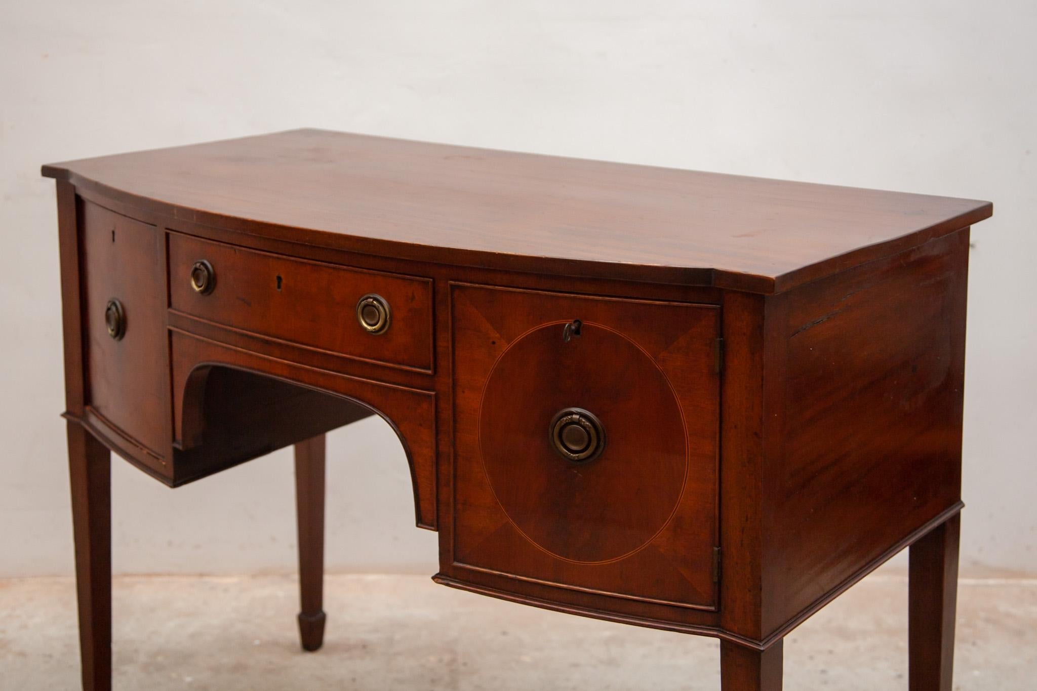 Biedermeier Writing Desk/ Side Table, Austria  In Good Condition For Sale In Antwerp, BE