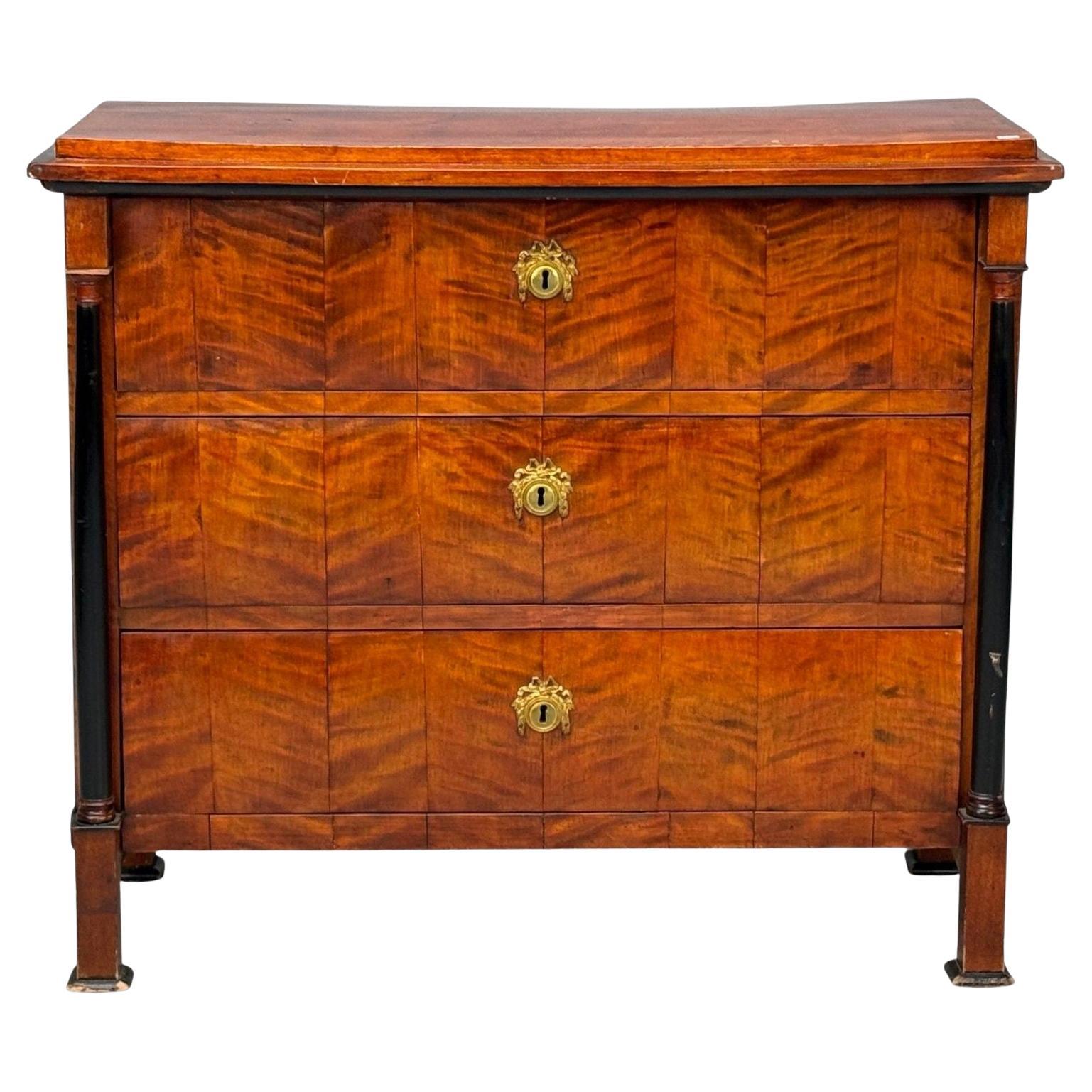 Biedermier, mobile in legno di ciliegio, bronzo, legno ebanizzato, Germania, XIX secolo. in vendita