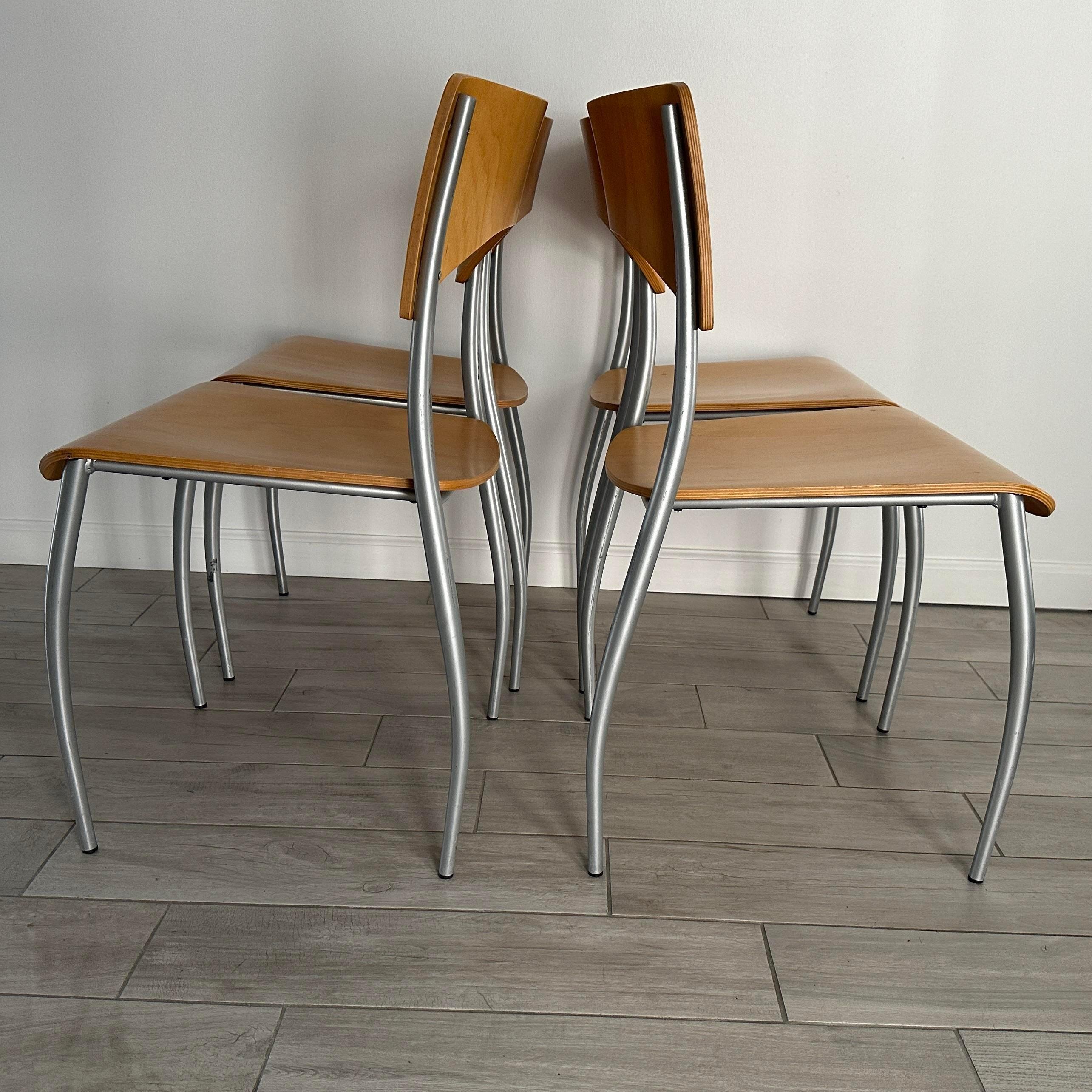Bieffeplast Italia Sillas apilables de contrachapado curvado- S/4 Italiano en venta