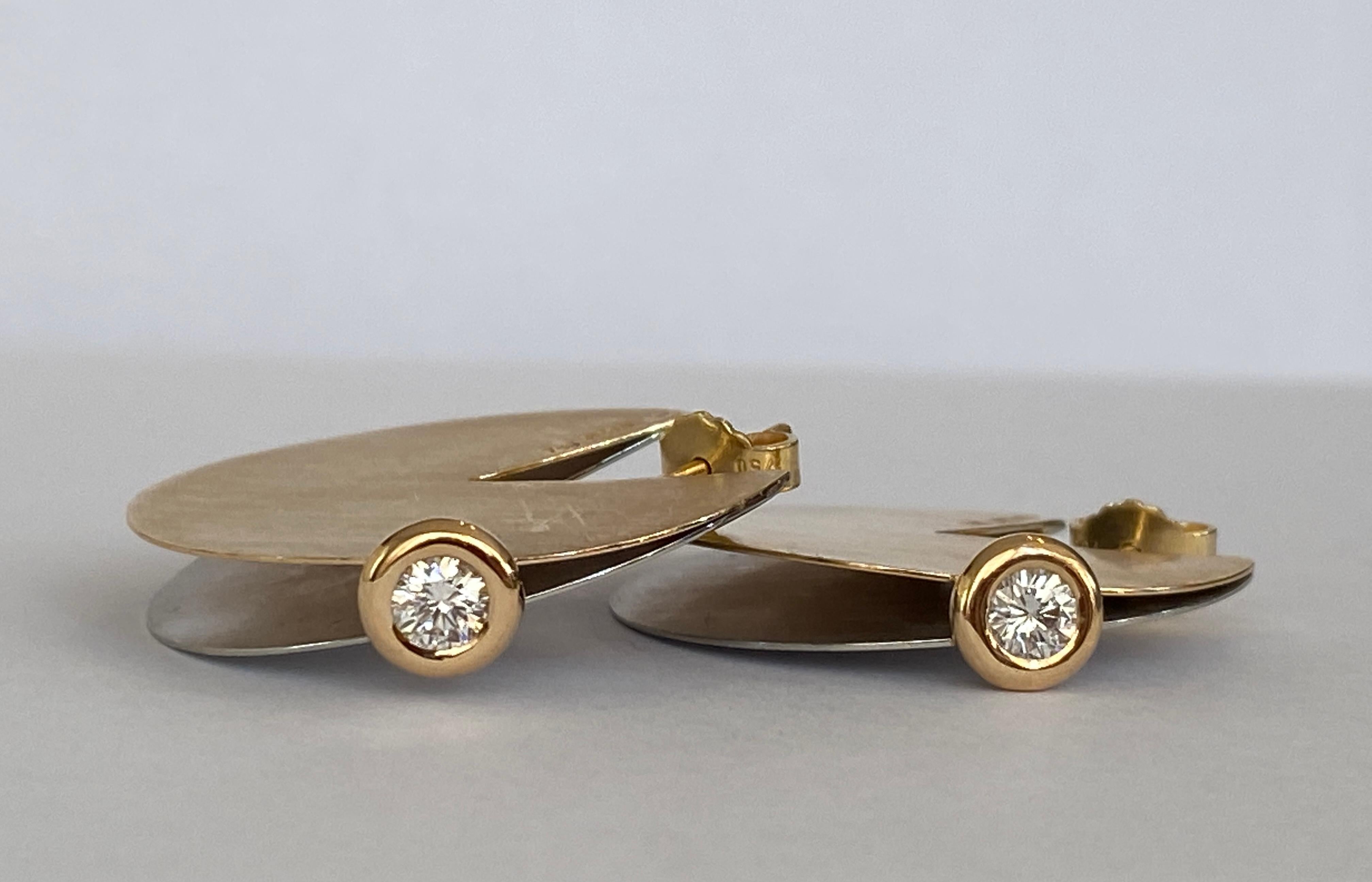 Biegel Frankfurt, platinum with 18 kt. gold stud solitaire diamond  earrings For Sale 8