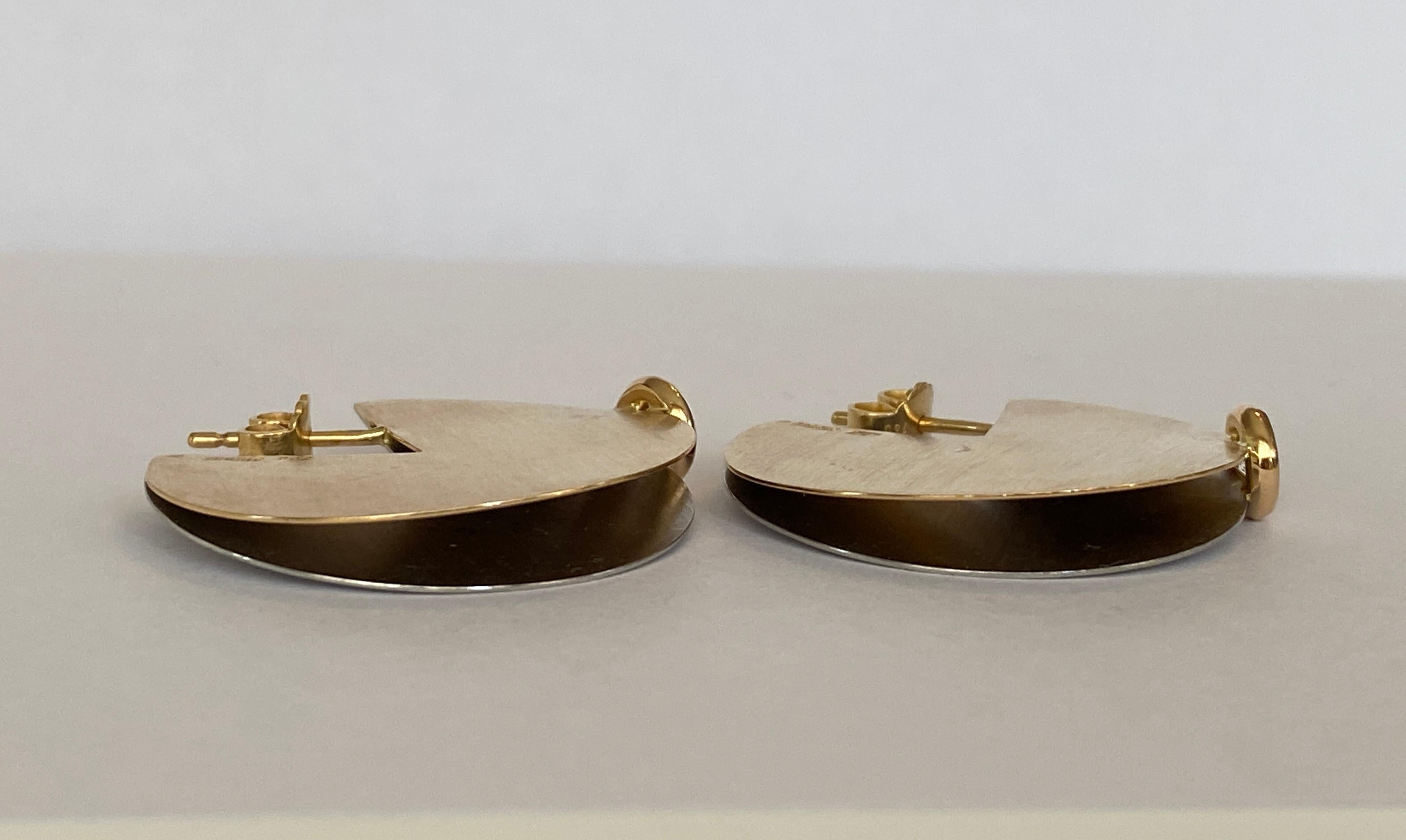 Biegel Frankfurt, platinum with 18 kt. gold stud solitaire diamond  earrings For Sale 11