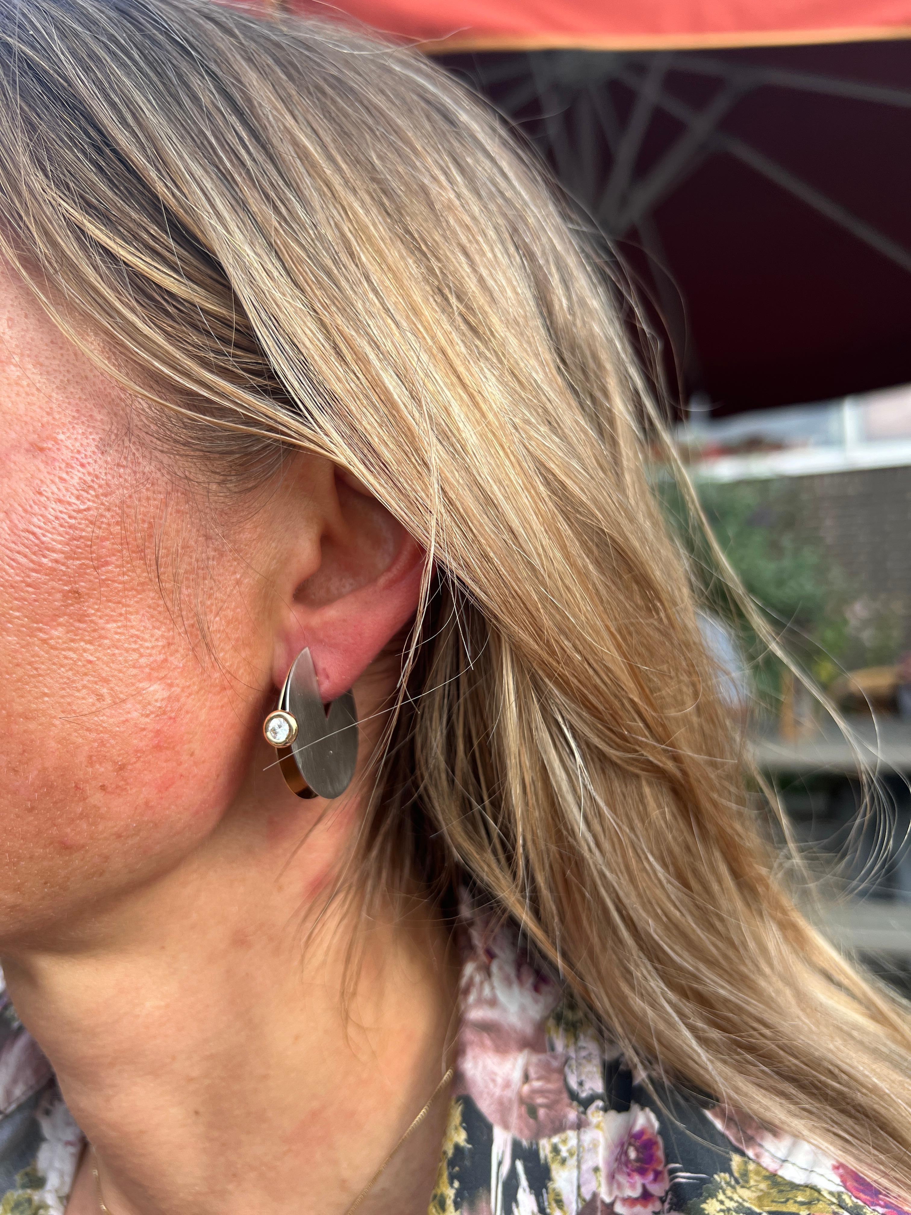 Biegel Francfort, platine avec clou solitaire en or 18 carats  boucles d'oreilles en vente 13