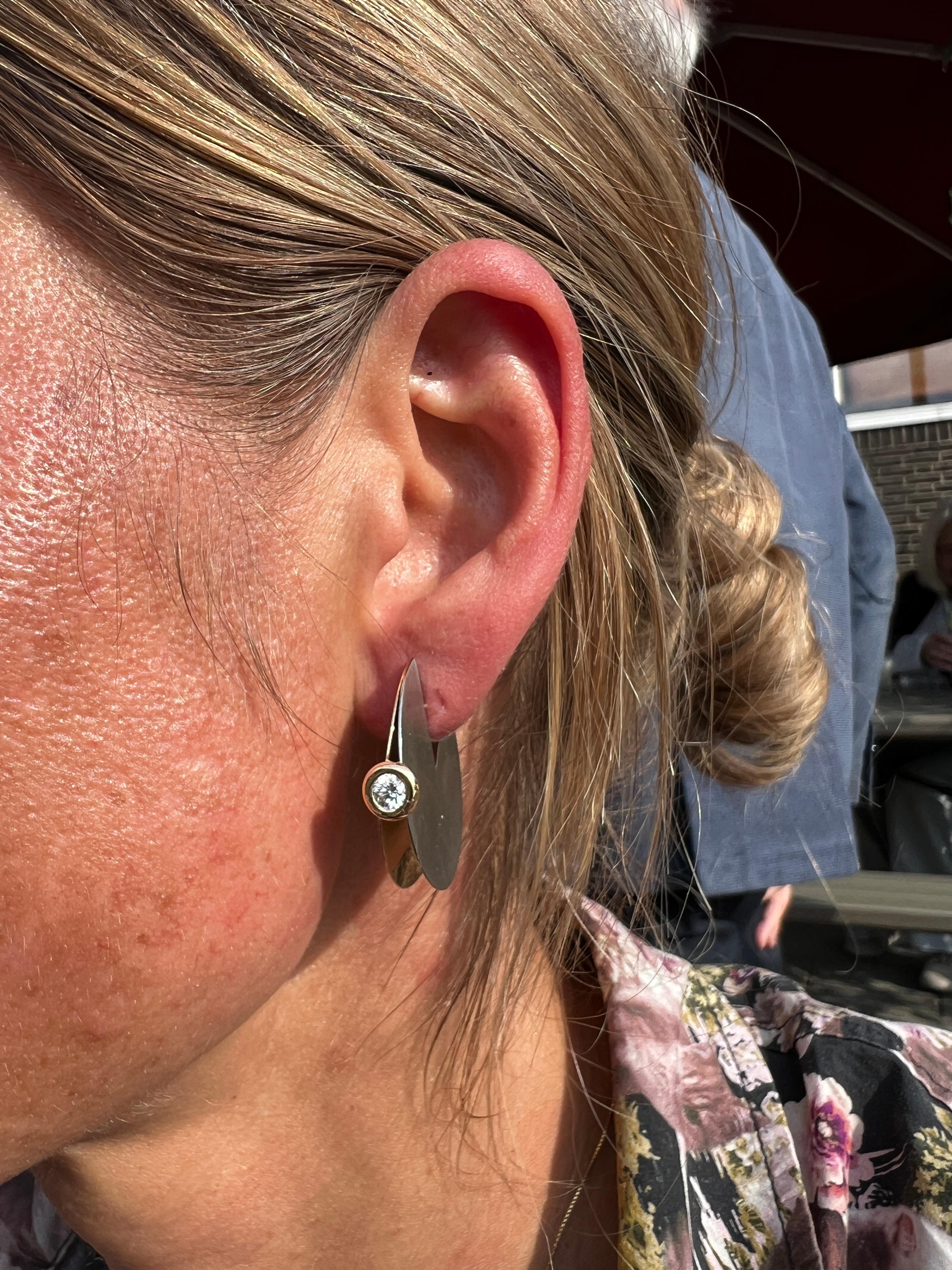 Biegel Francfort, platine avec clou solitaire en or 18 carats  boucles d'oreilles en vente 14