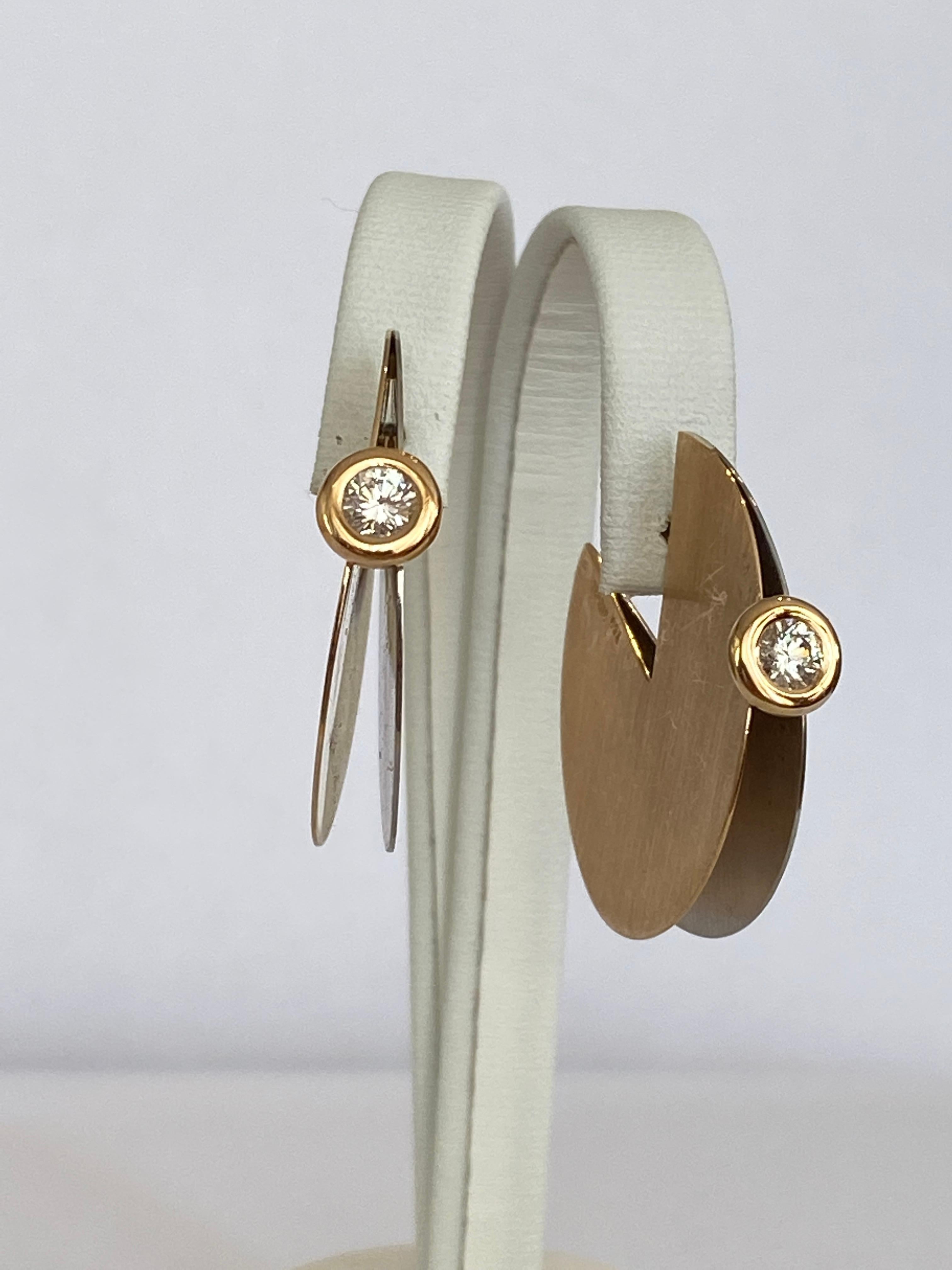 Retro Biegel Frankfurt, platinum with 18 kt. gold stud solitaire diamond  earrings For Sale