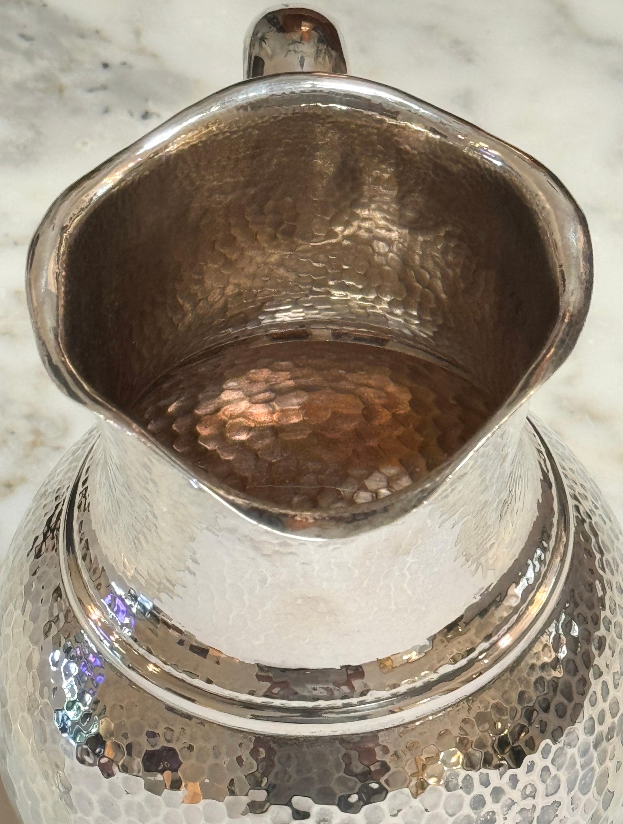 Jarra de Agua de Esterlina Martillada a Mano Bieglow & Kennard, al Gusto Japonés Plata esterlina en venta