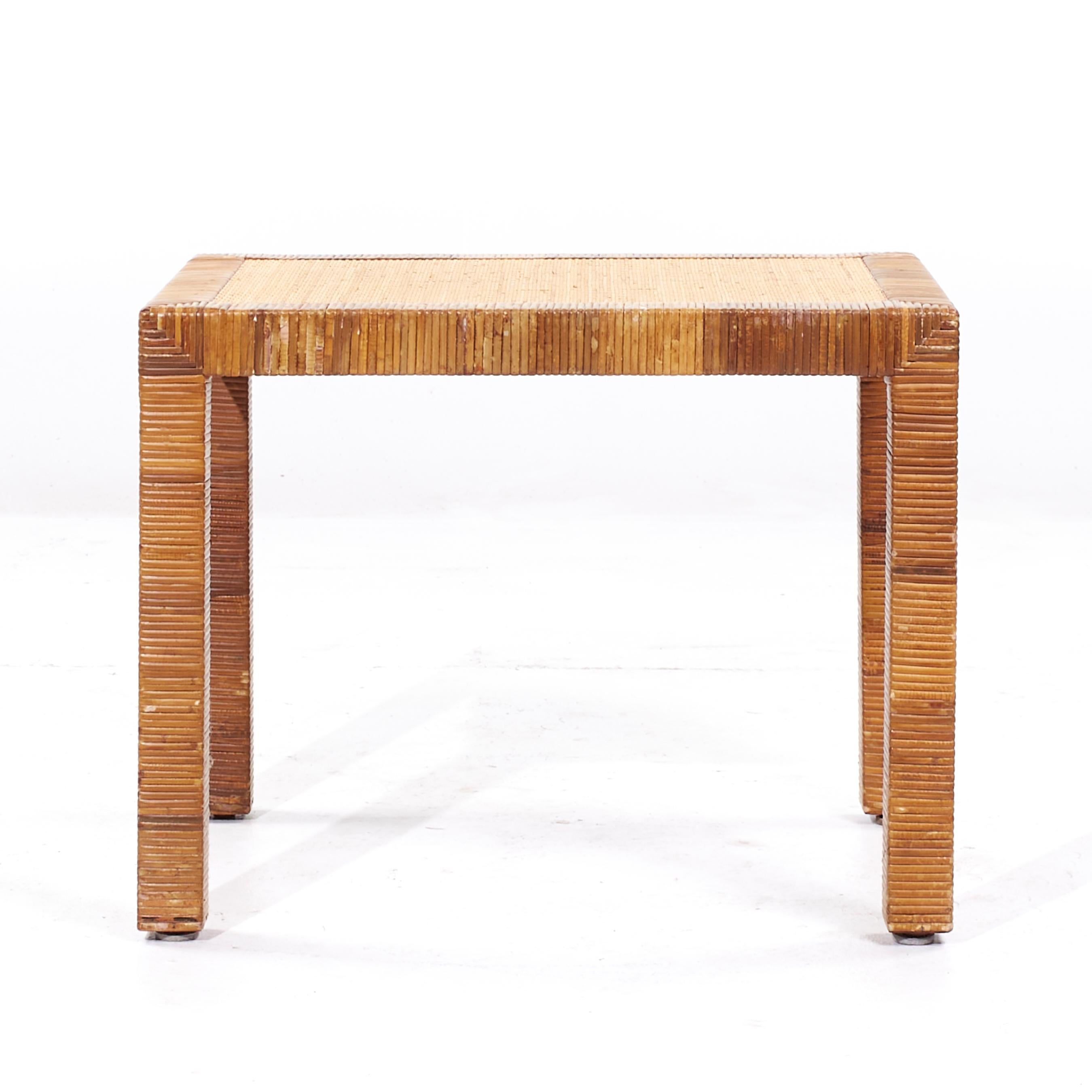 Américain Table d'appoint Bielecky Brothers du milieu du siècle dernier en rotin, canne et laiton en vente
