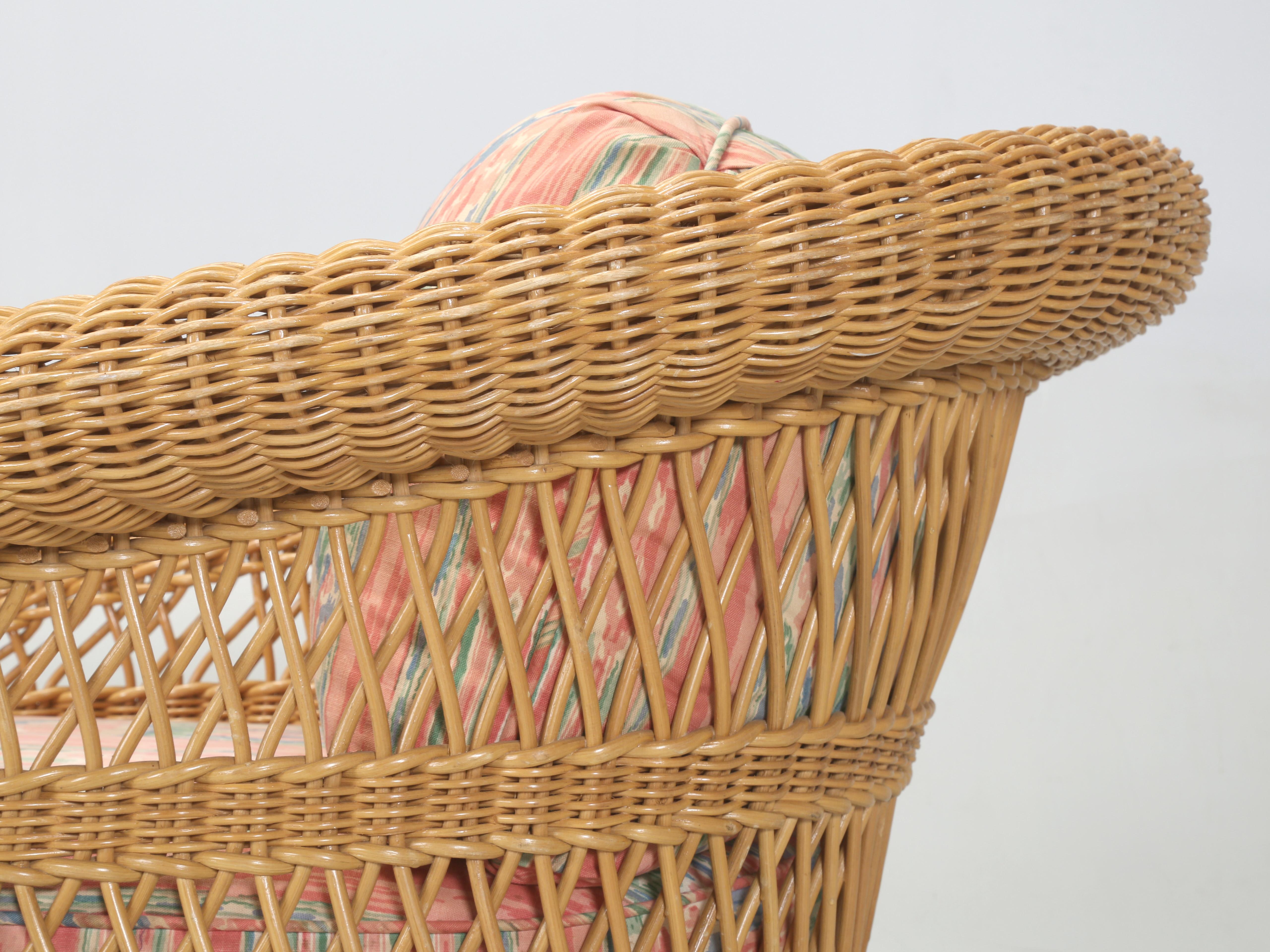 Bielecky Brothers Wicker Suite Sofa, Love Chair, Ottomane, Paar Stühle aus Korbweide, hergestellt in NY im Angebot 3