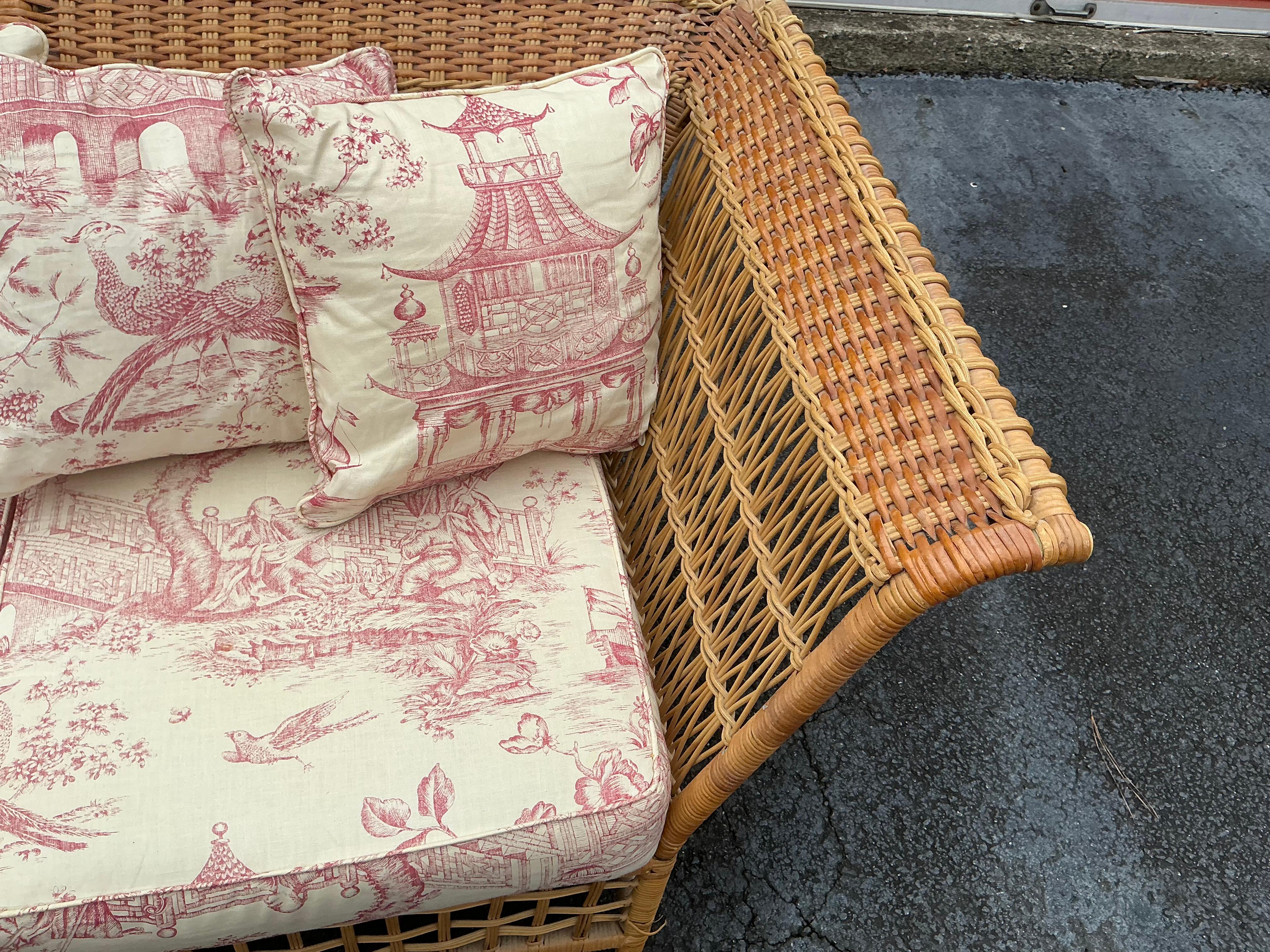 20th Century Bielecky Style Wicker Conversion Sofa - 2 Chairs & Ottoman W/ Chinoiserie Toile For Sale