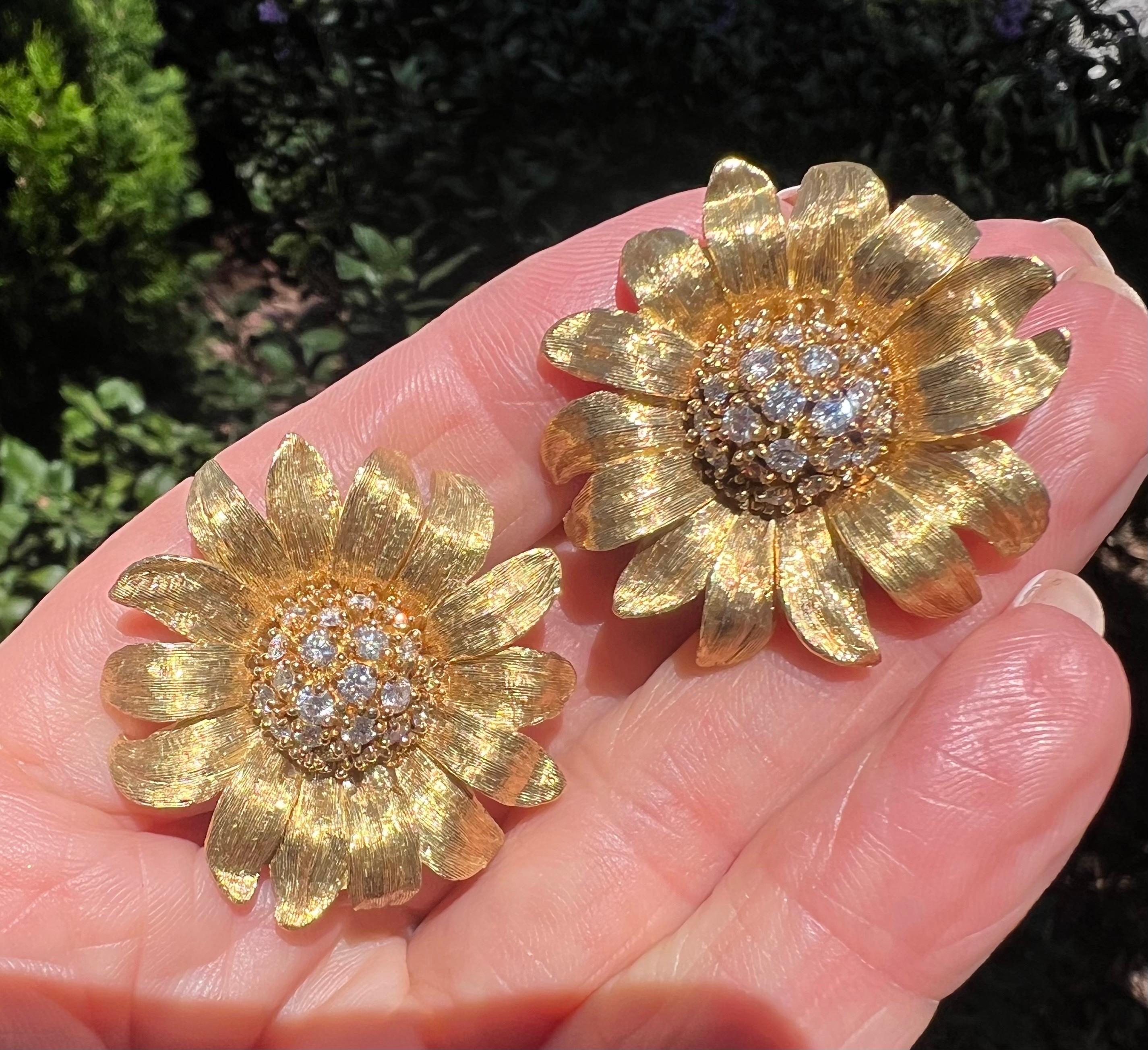Bielka 18k Yellow Gold Diamond Large Sunflower Earrings For Sale 1