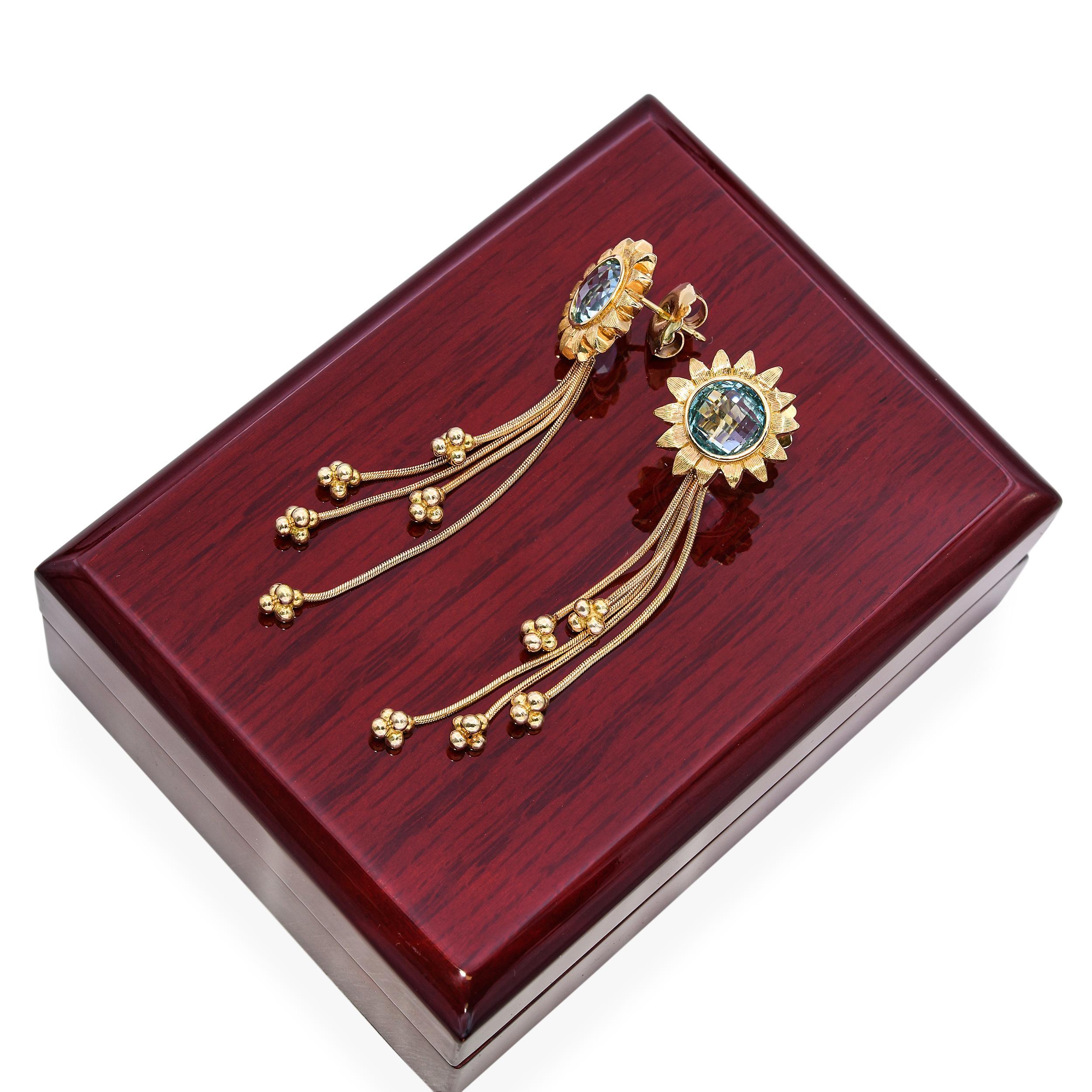 Bielka Boucles d'oreilles en or jaune 18 carats avec fleur de topaze Pour femmes en vente