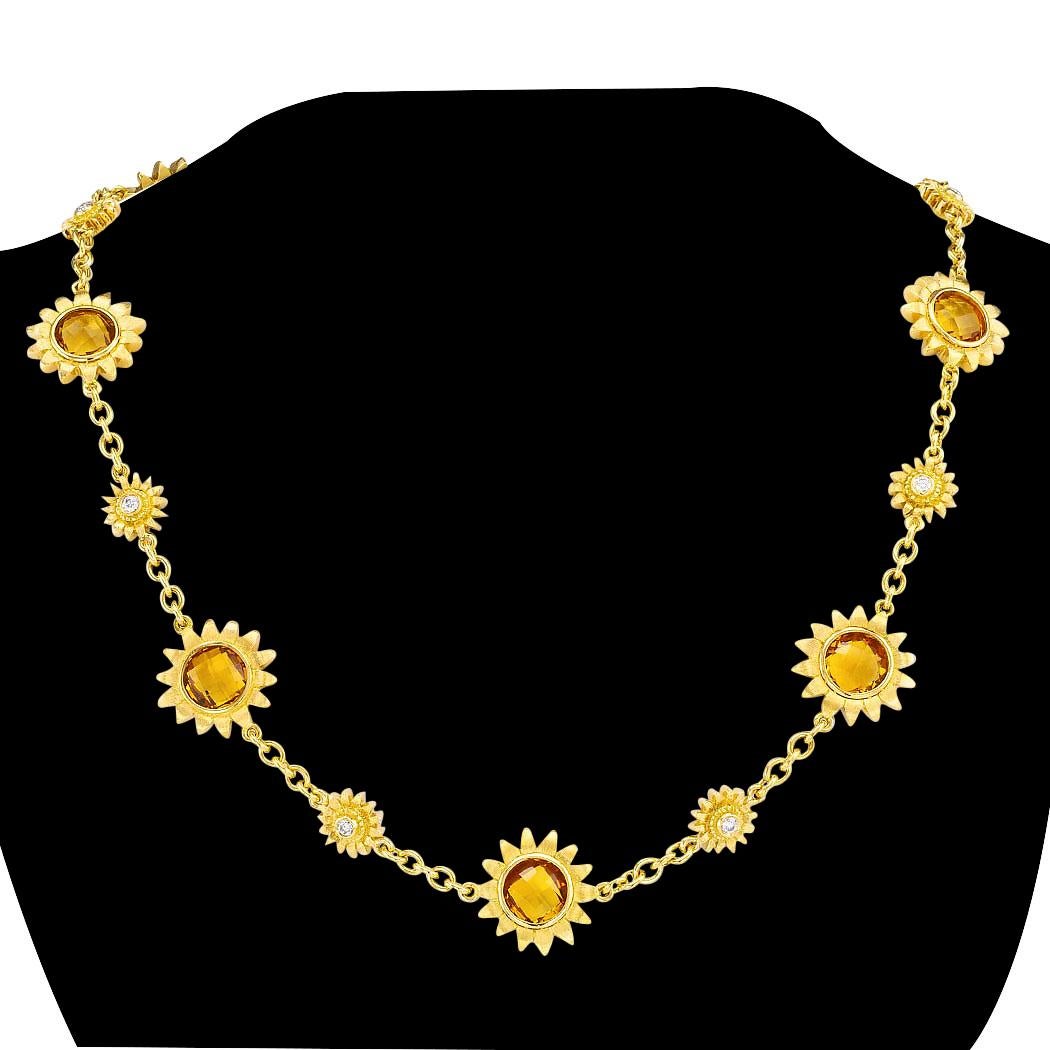 Collar de eslabones Bielka de citrino, diamante y girasol de doble cara de oro amarillo. *

ESPECIFICACIONES: 

DIAMANTES:  doce diamantes redondos talla brillante que suman aproximadamente 0,60 quilates, color aproximado G, claridad VS

LAS PIEDRAS