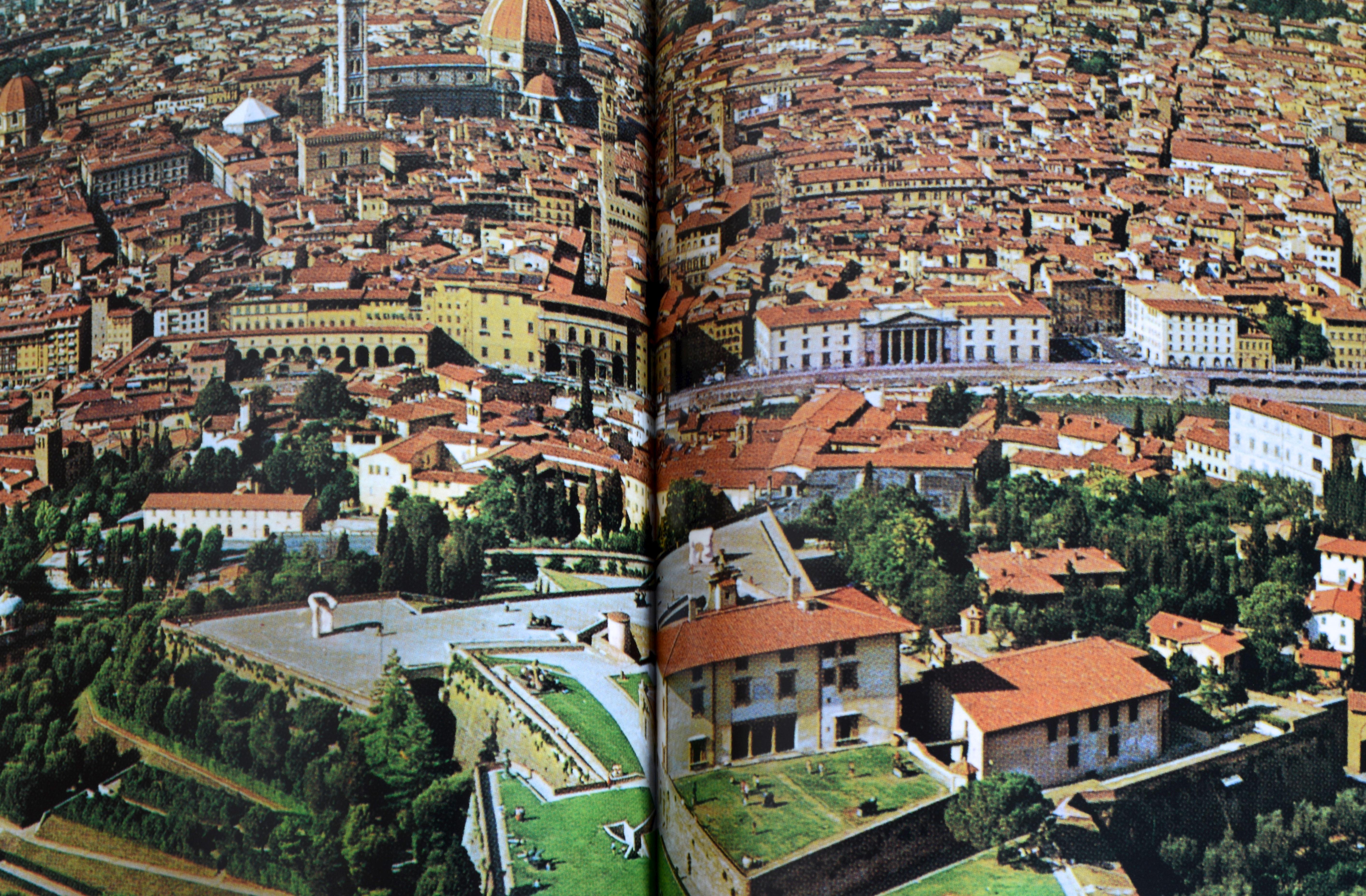 Biennale di Firenze : Looking at Fashion, 1ère édition en vente 4