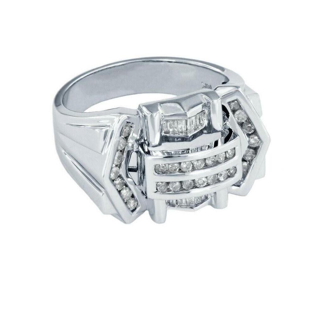  A medida
- Oro blanco 14k 
- Tamaño del anillo: 9,75
- Anchura: 4-15 mm
- Peso: 10,7 gr
- Diamante: 1,00 ct, claridad SI2, color G
- Venta al por menor: 2500