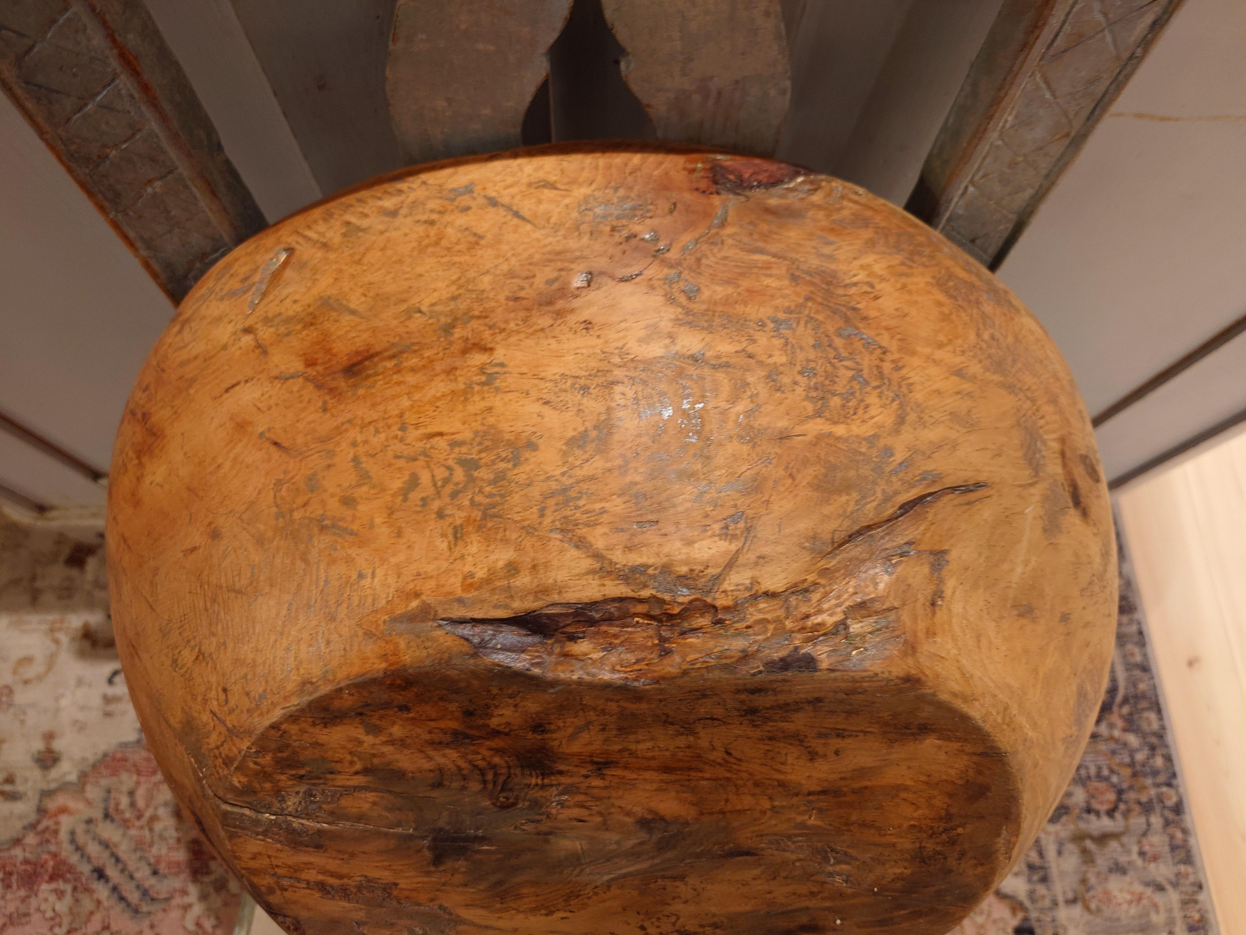 Big 19th Century Swedish genuine rustic Wooden bowl organic shape For Sale 5