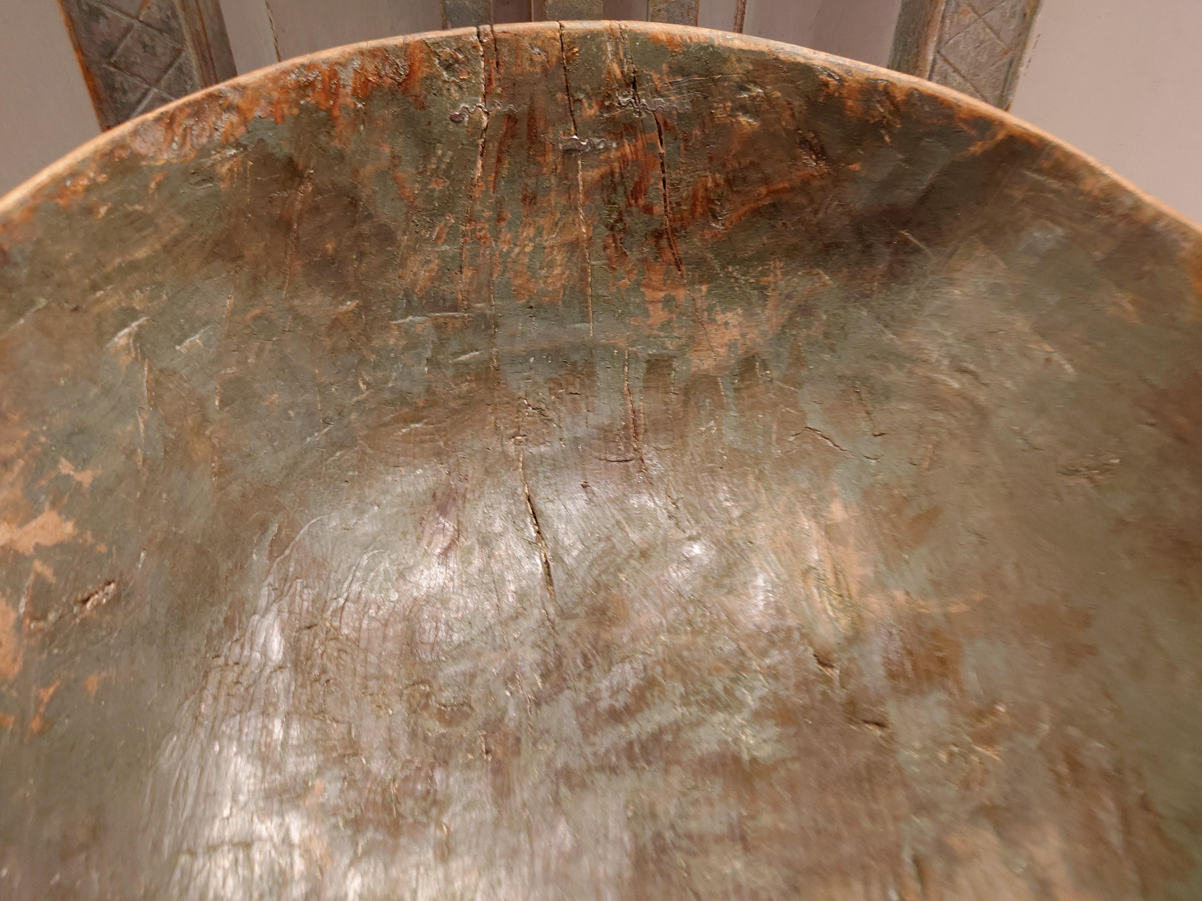 Big 19th Century Swedish genuine rustic Wooden bowl organic shape For Sale 1