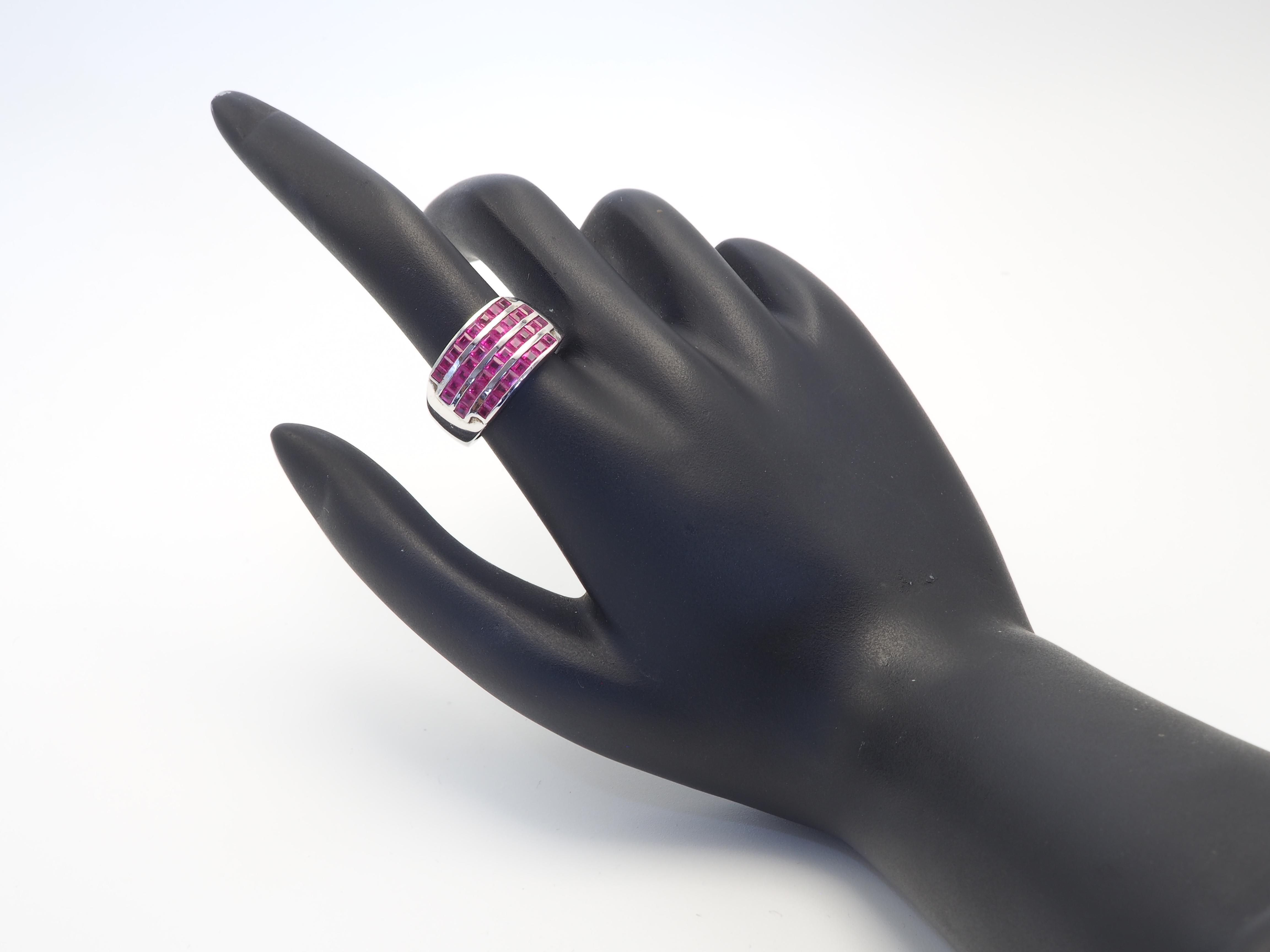 Femenino o masculino Gran Anillo de Plata de Ley con Banda Deco de Rubí Cuadrado de 2,80 ct