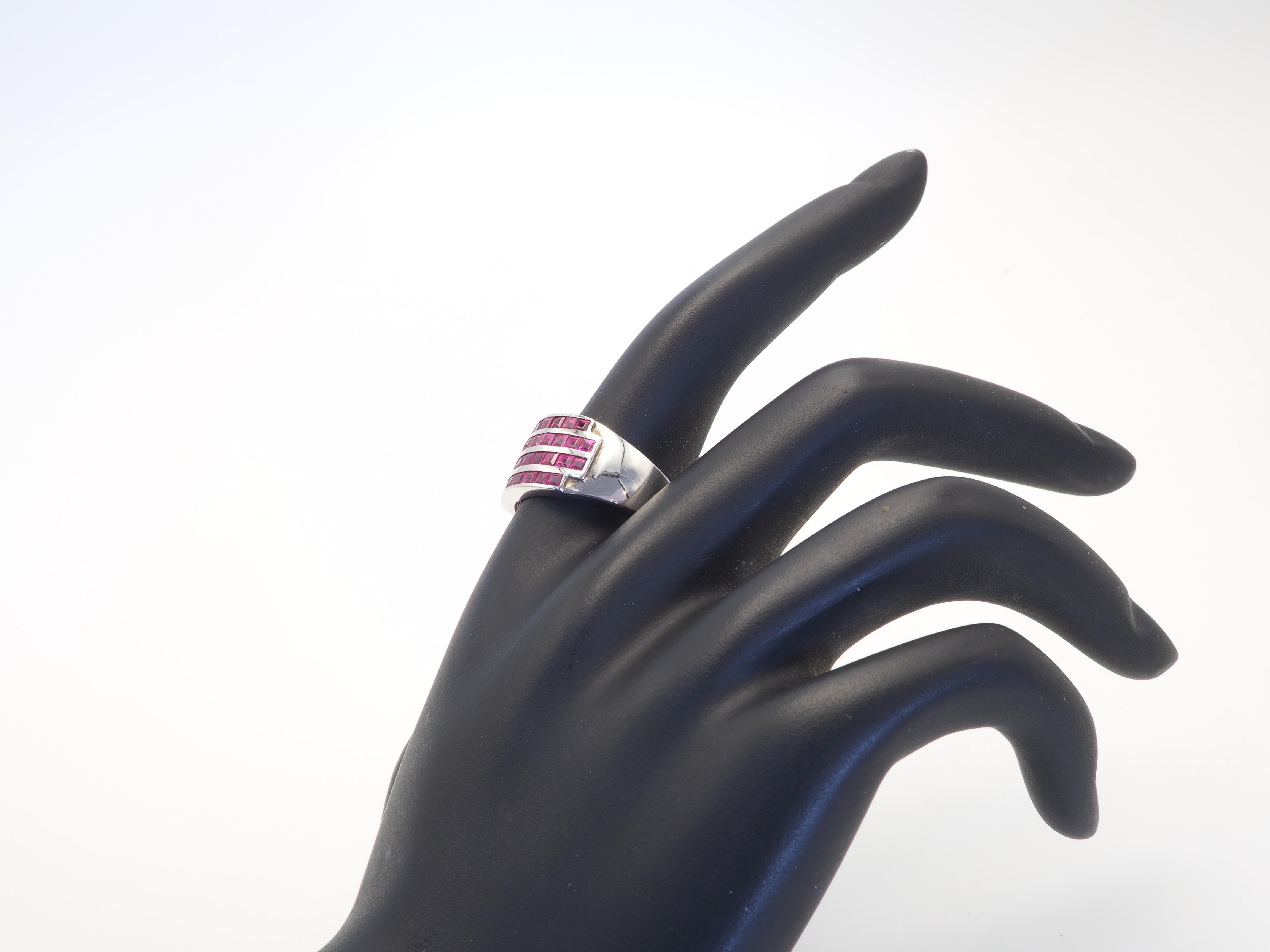 Gran Anillo de Plata de Ley con Banda Deco de Rubí Cuadrado de 2,80 ct 1