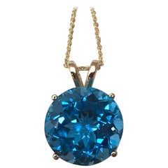 Big 7.81 Carat Swiss Blue Topaz Round Cut 14 Karat Yellow Gold Pendant Necklace Big 7.81 Carat Swiss Blue Topaz Round Cut 14 Karat Yellow Gold Pendant Necklace