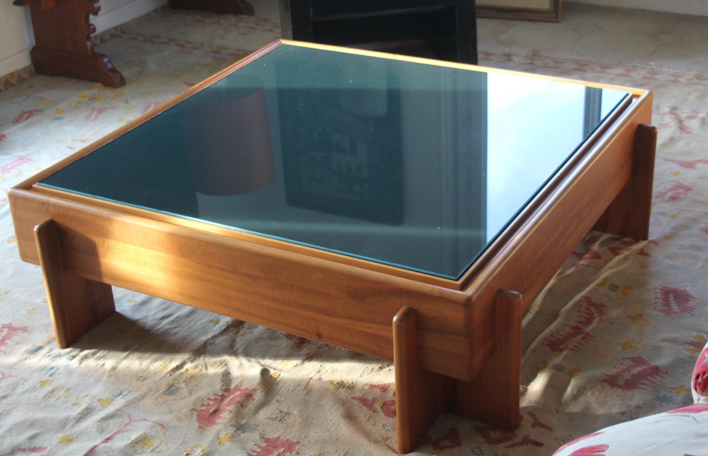 Glass Big Afra and Tobia Scarpa style coffee Table For Sale
