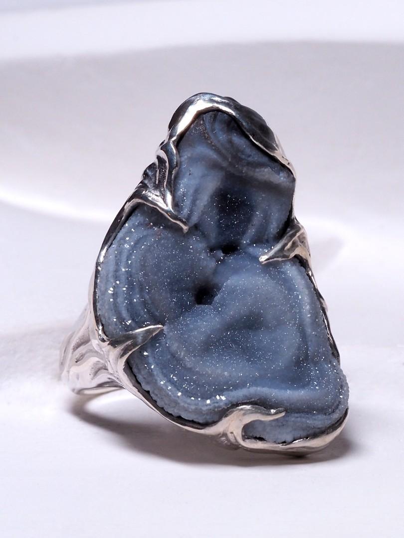 Silver ring with natural agate rose
agate rose origin - Brazil
agate measurements - 0.79 x 1.18 in / 20 х 30 mm
agate weight - 26 carats
ring size - 7.5 US
ring weight - 18.20 grams