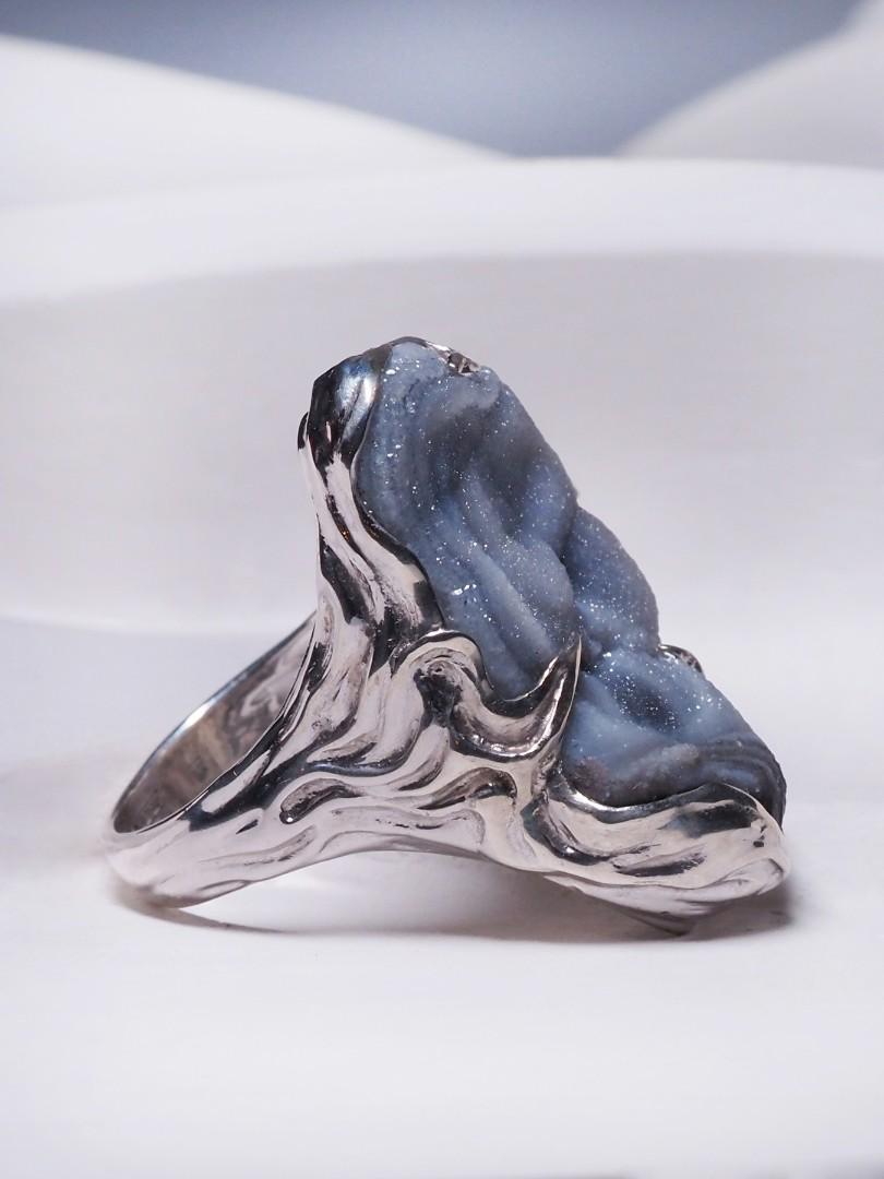 Big Agate Rose Silver Ring Raw Uncut Natural Brazilian Stone Unisex Grey gift In New Condition For Sale In Berlin, DE