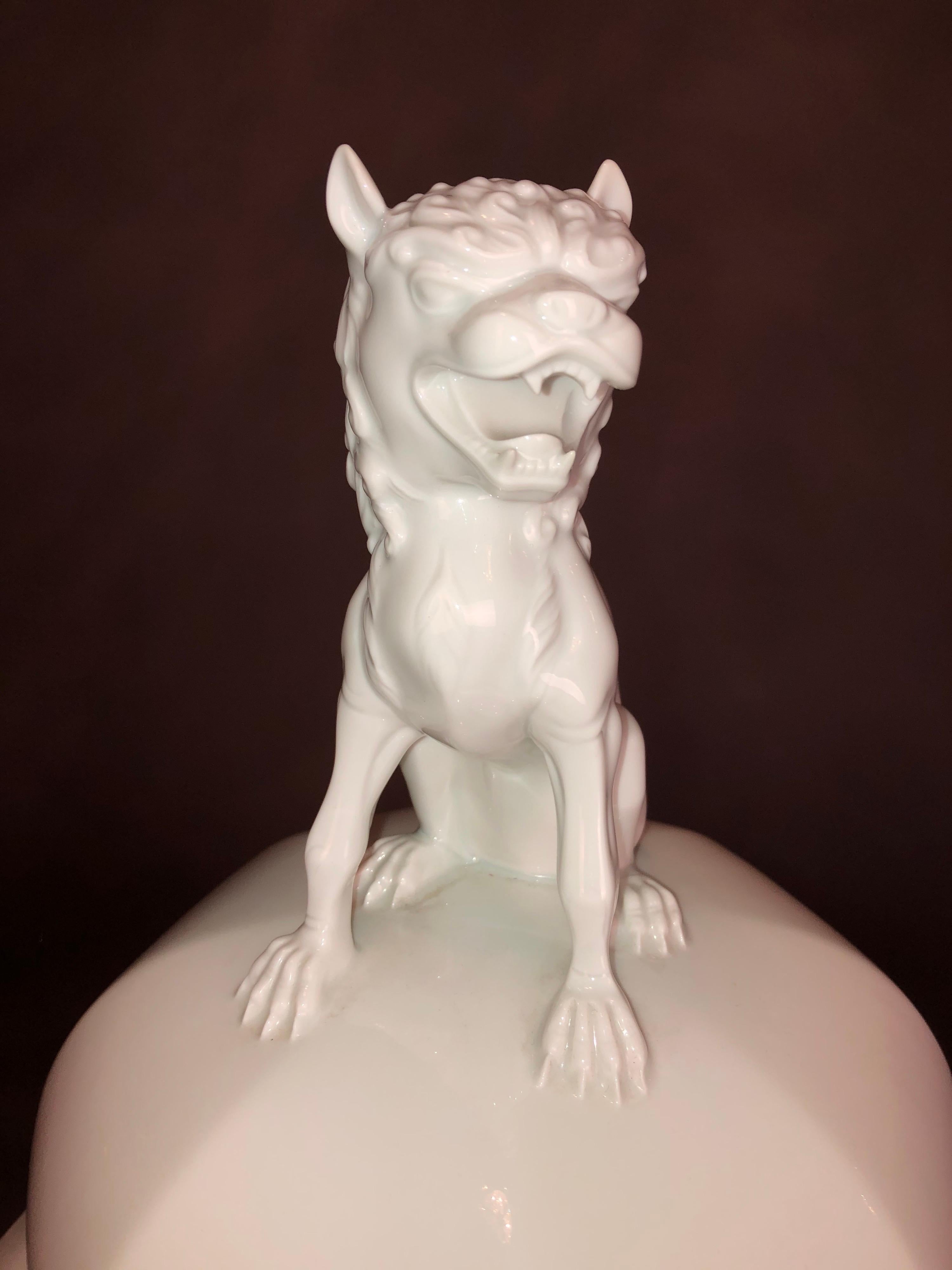 Big AK Kaiser Olivia Porcelain Boden Vase Dragon Figur Um 1960 For Sale 5