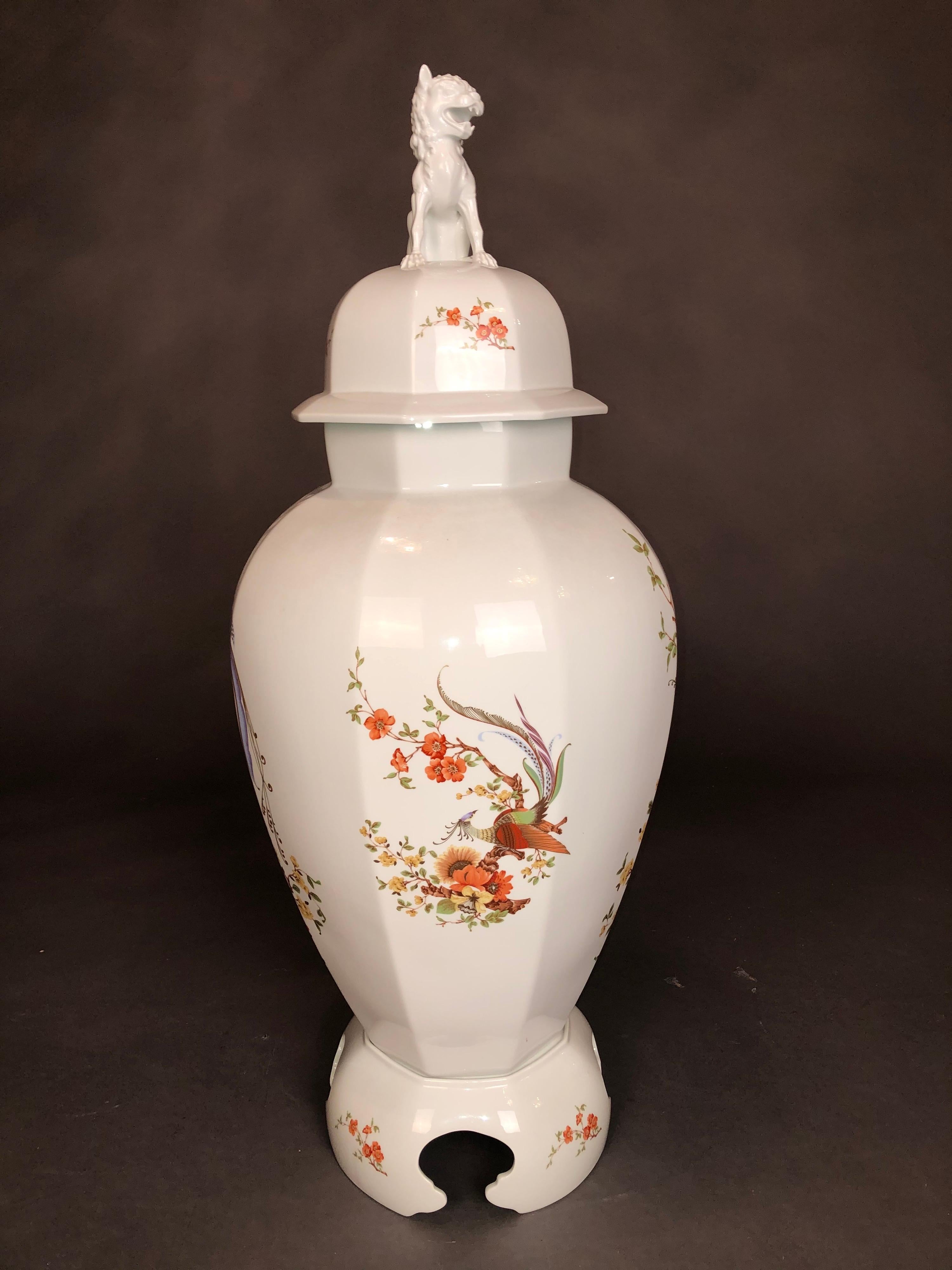 Peint Grand AK Kaiser Olivia porcelaine 100 cm Boden Vase Dragon Figur um 1960 en vente